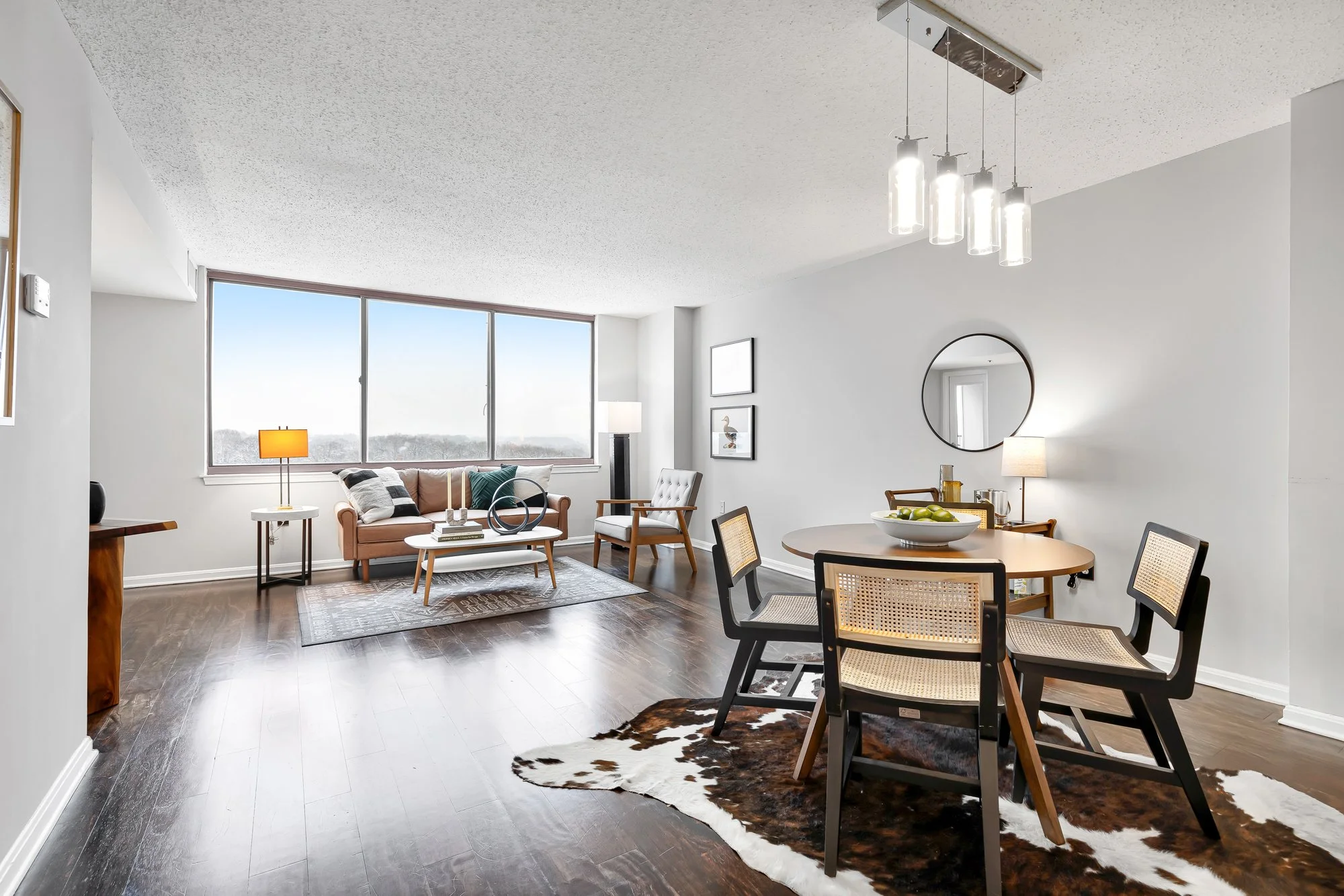 10101 Grosvenor Pl 1414-0014.jpg
