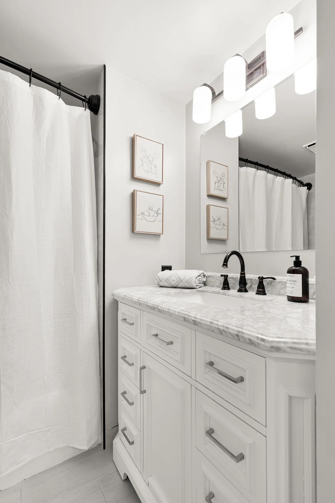 10101 Grosvenor Pl 1414-0028.jpg