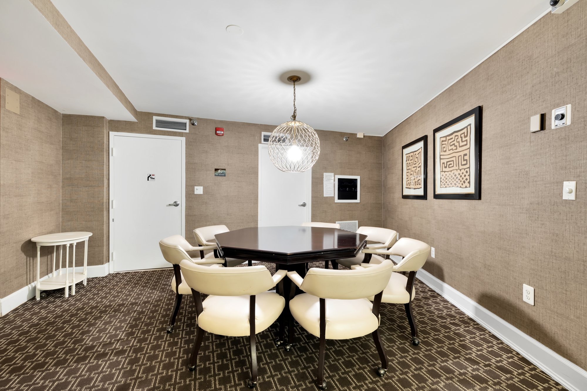 10101 Grosvenor Pl 1414-0040.jpg