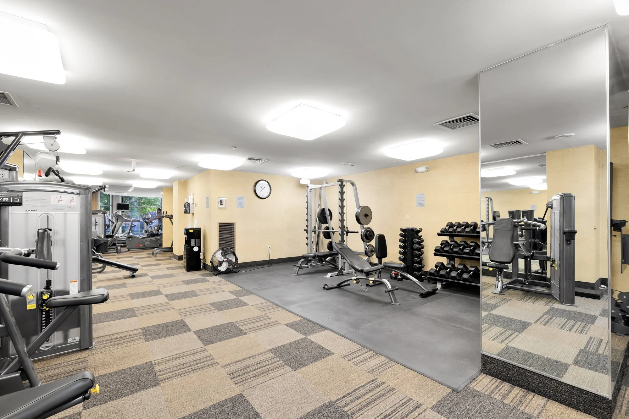 10101 Grosvenor Pl 1414-0044.jpg