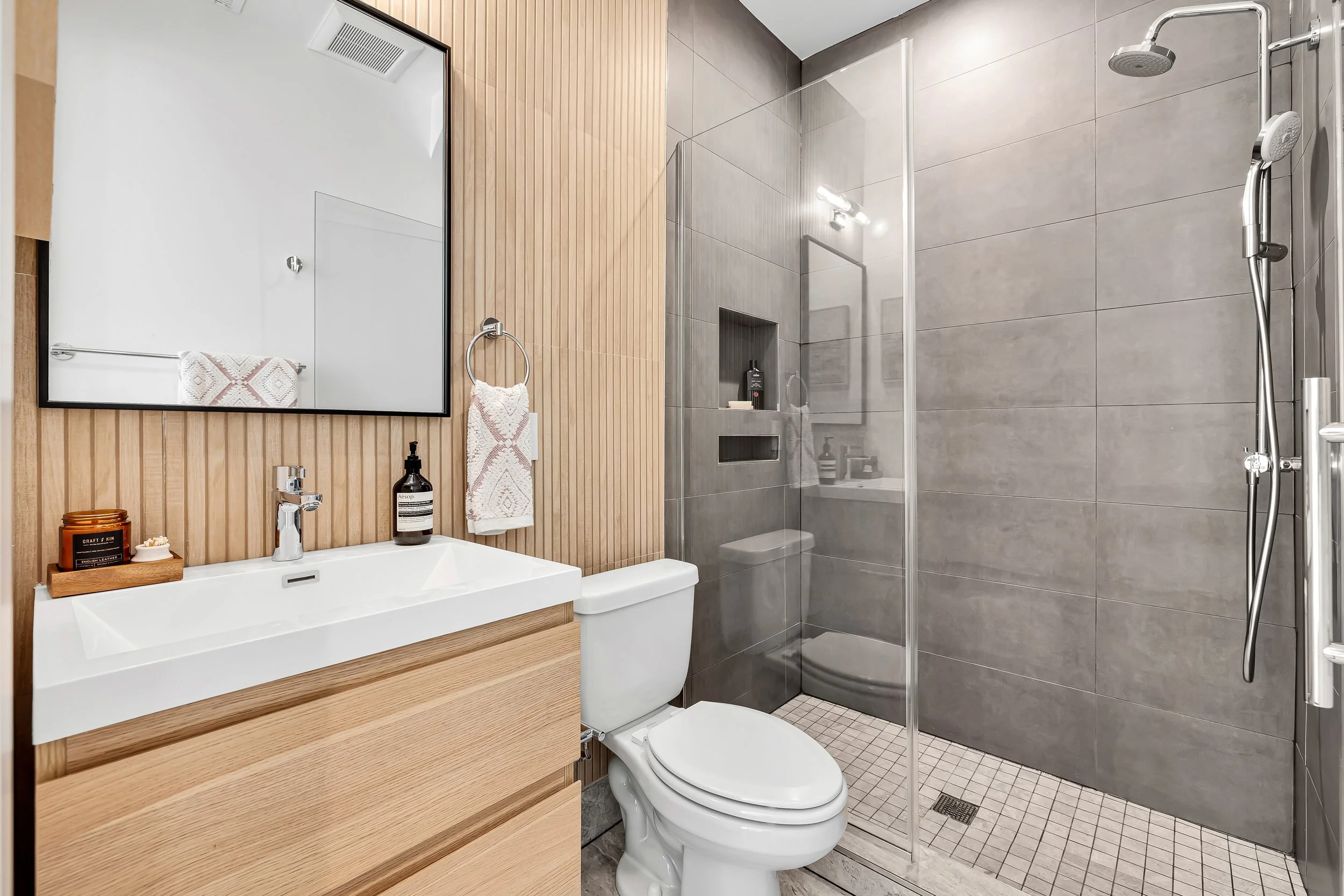 1460 Rhode Island Ave NW P8-0047.jpg