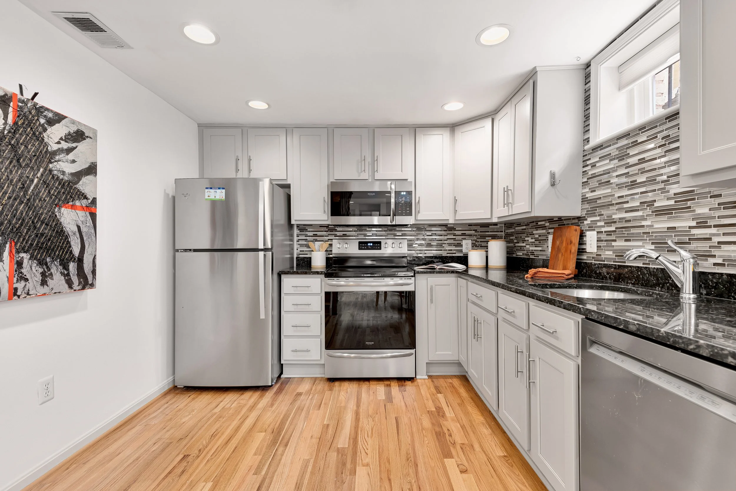 1030 Fairmont St NW 104-0017.jpg