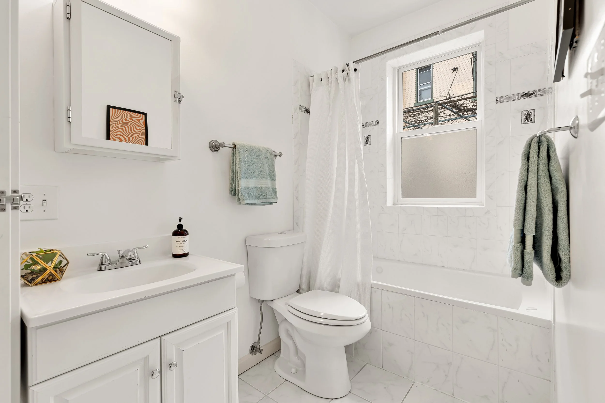 1030 Fairmont St NW 104-0028.jpg