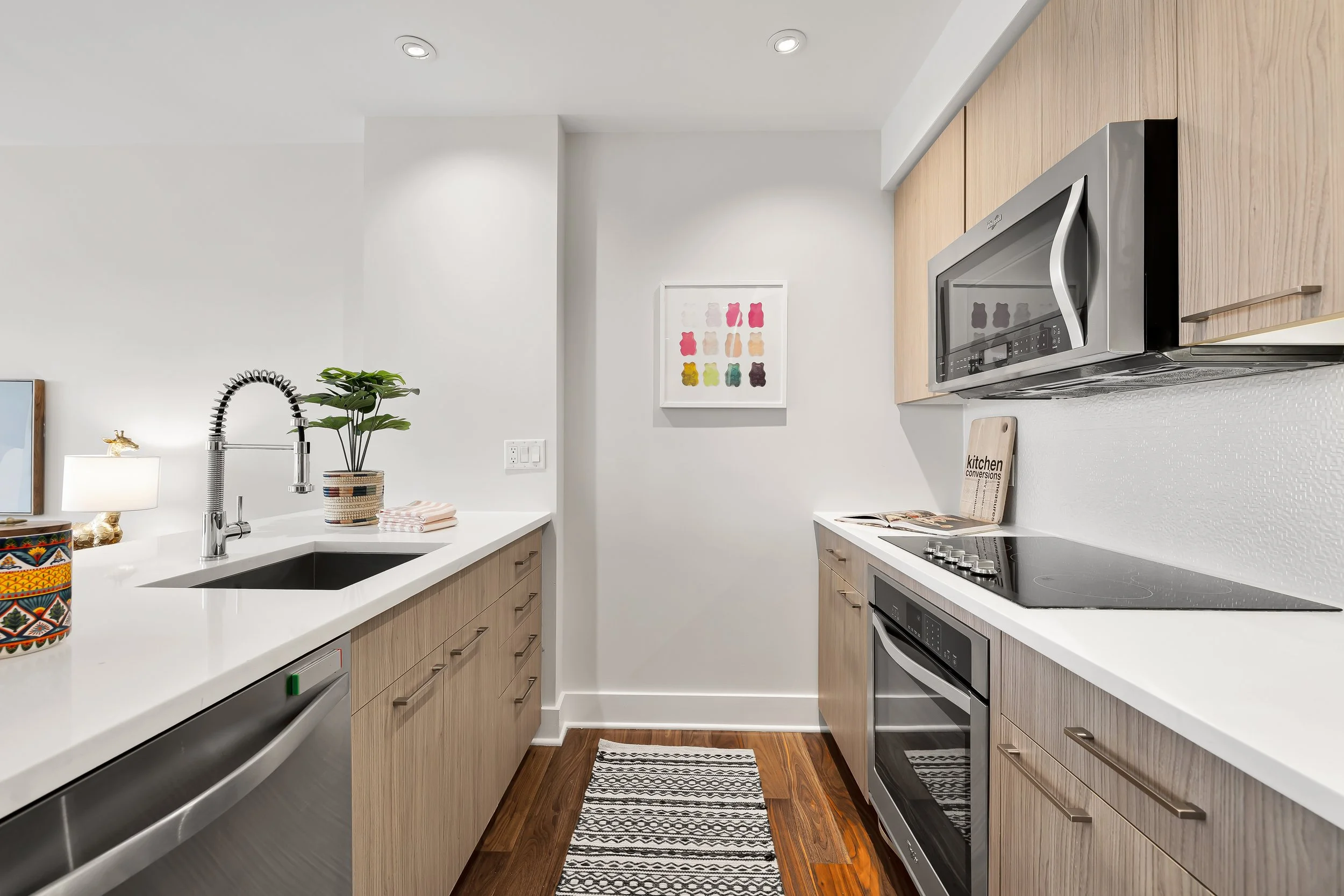 2331 15th St NW 305N-0010.jpg