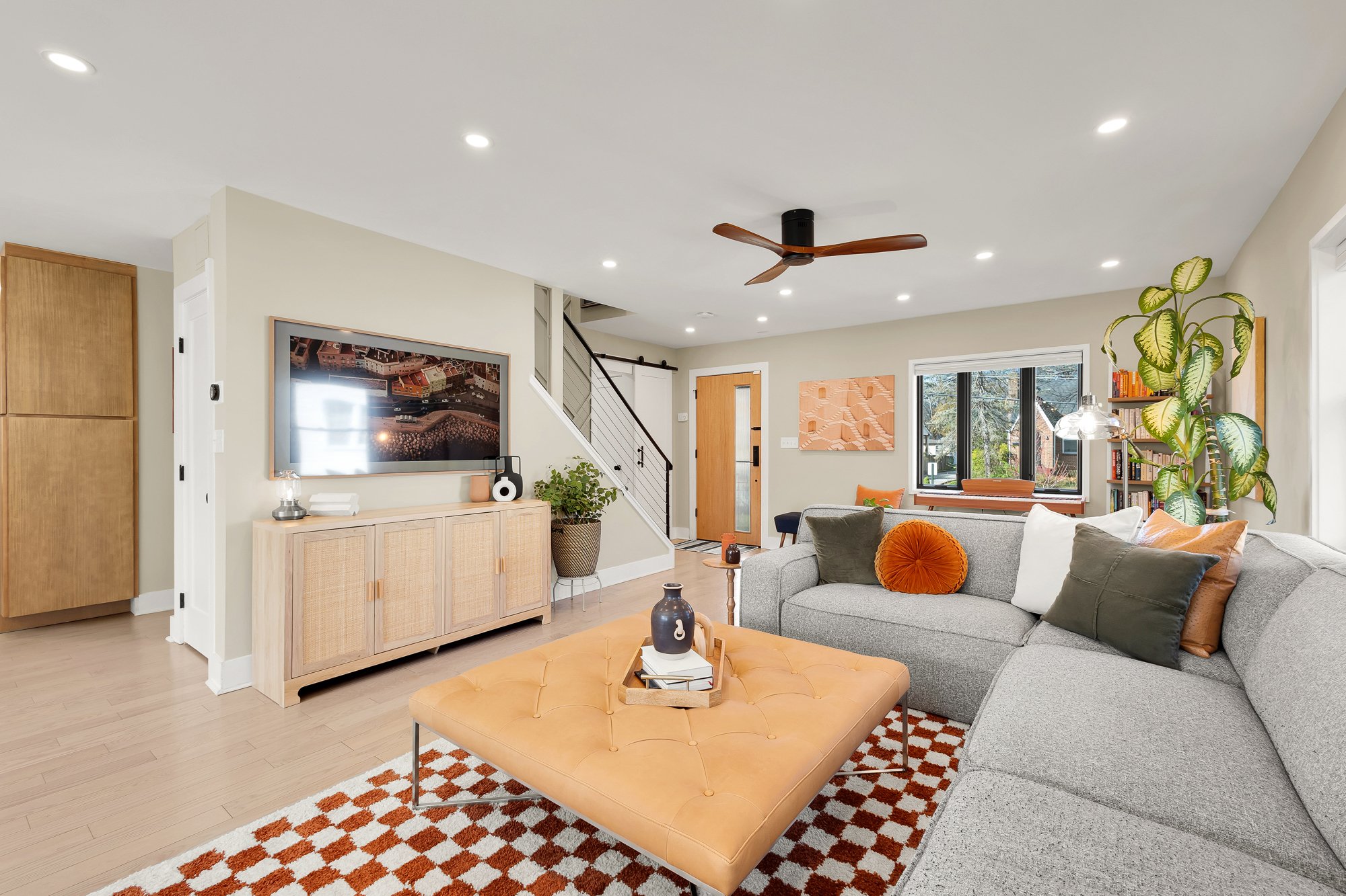 8215 Roanoke Ave Reshoot-0012.jpg