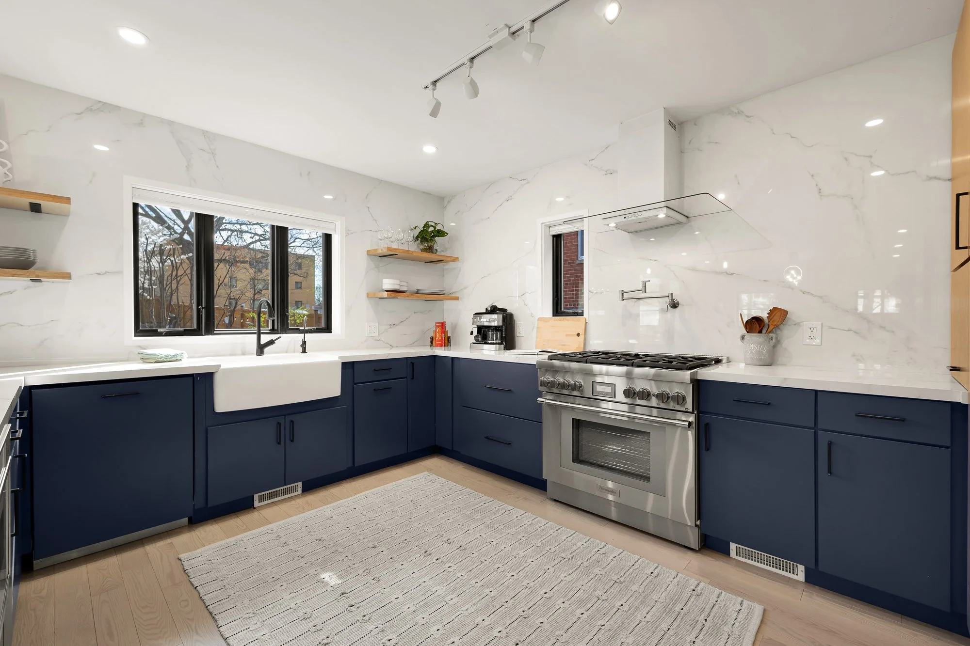 8215 Roanoke Ave Reshoot-0019.jpg