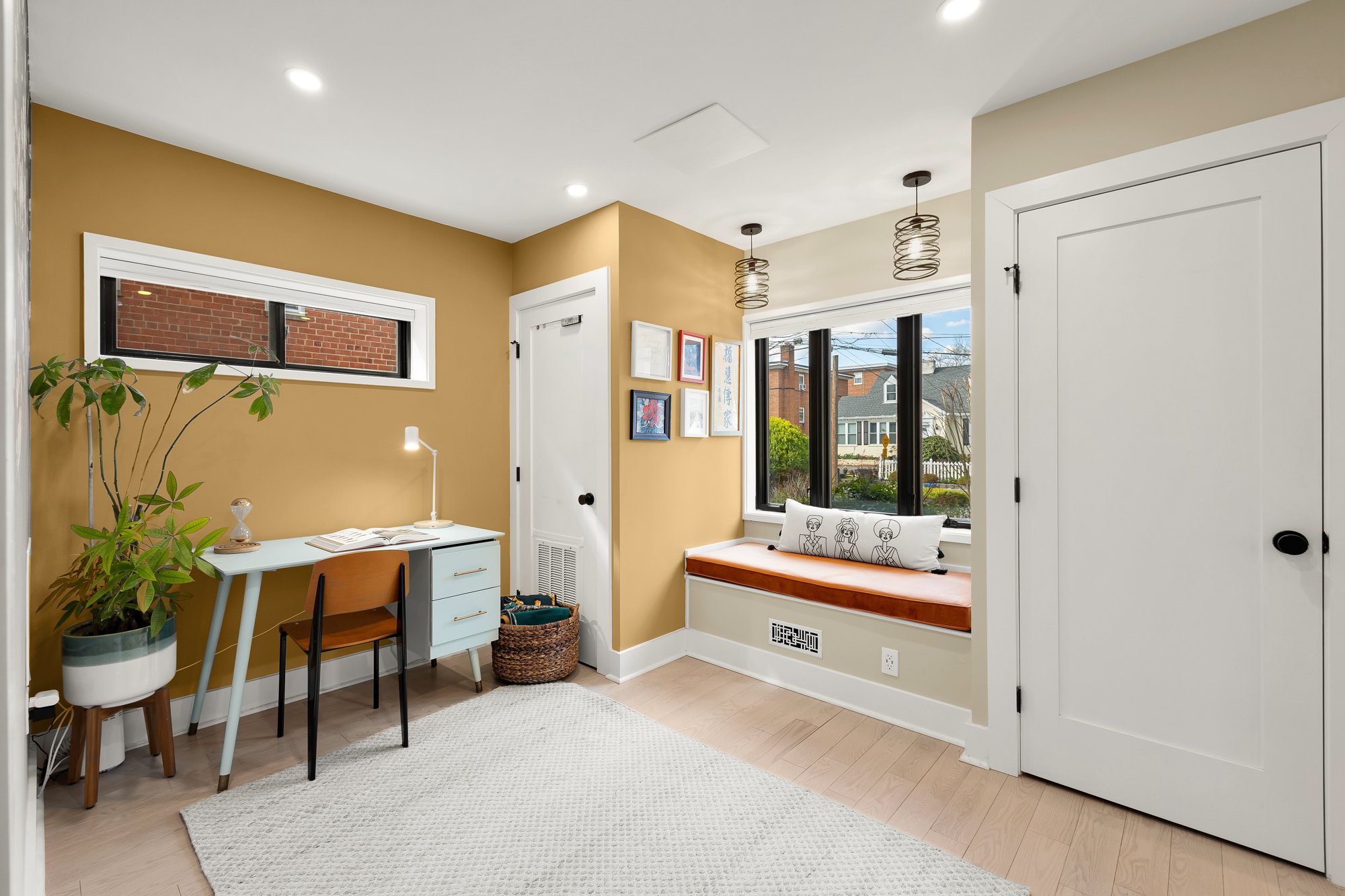 8215 Roanoke Ave Reshoot-0039.jpg