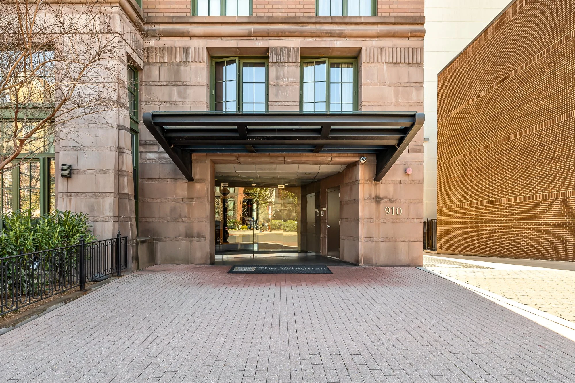 910 M St NW 208-0003.jpg