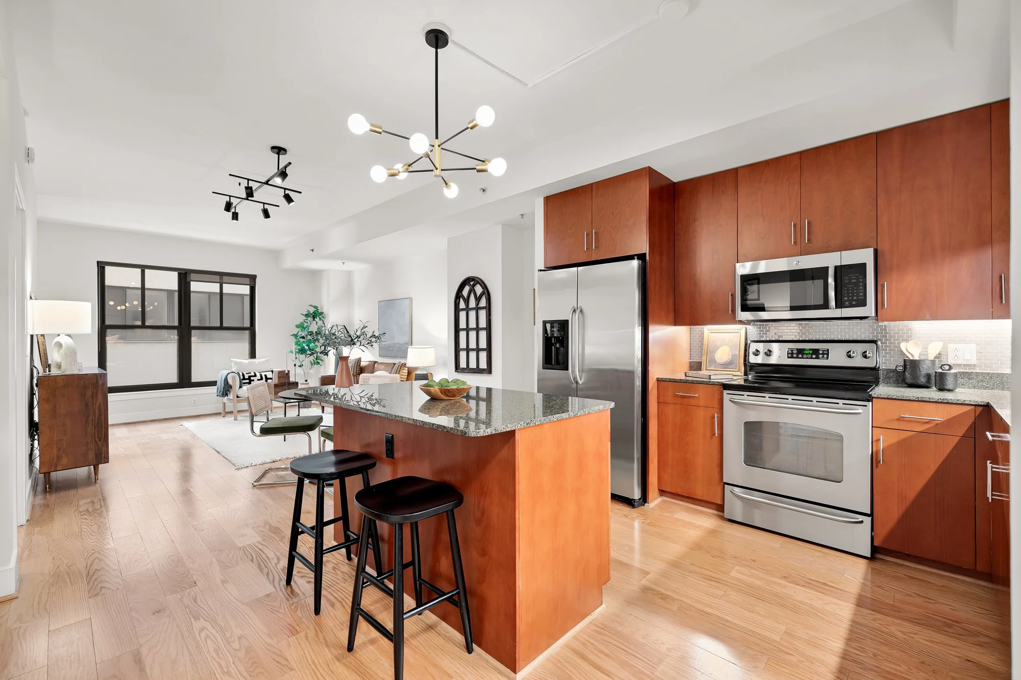 910 M St NW 208-0009.jpg