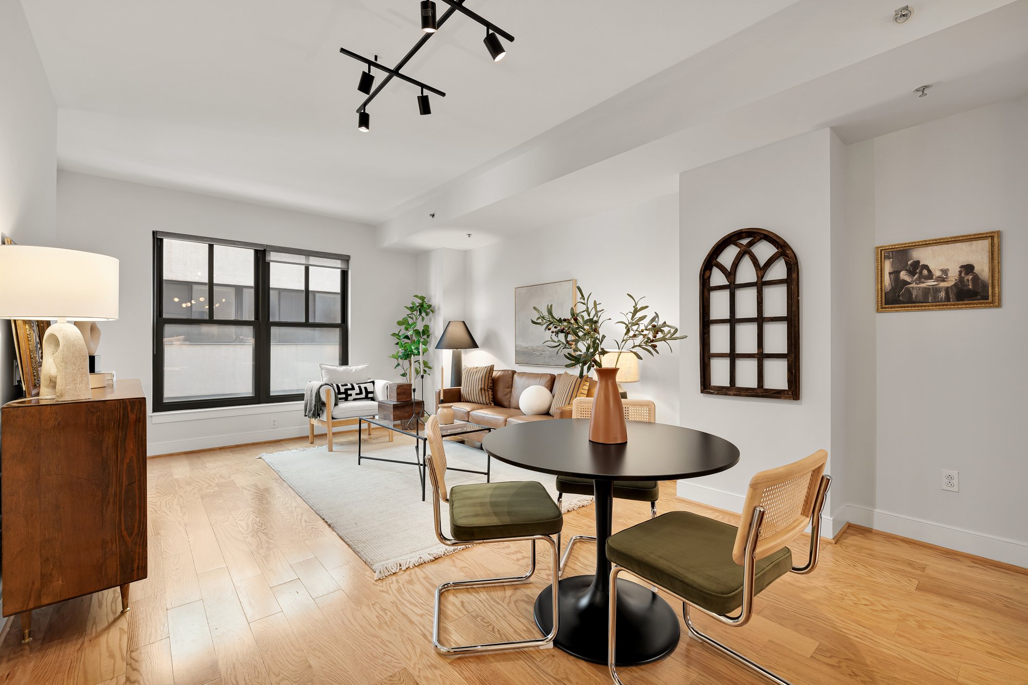 910 M St NW 208-0017.jpg