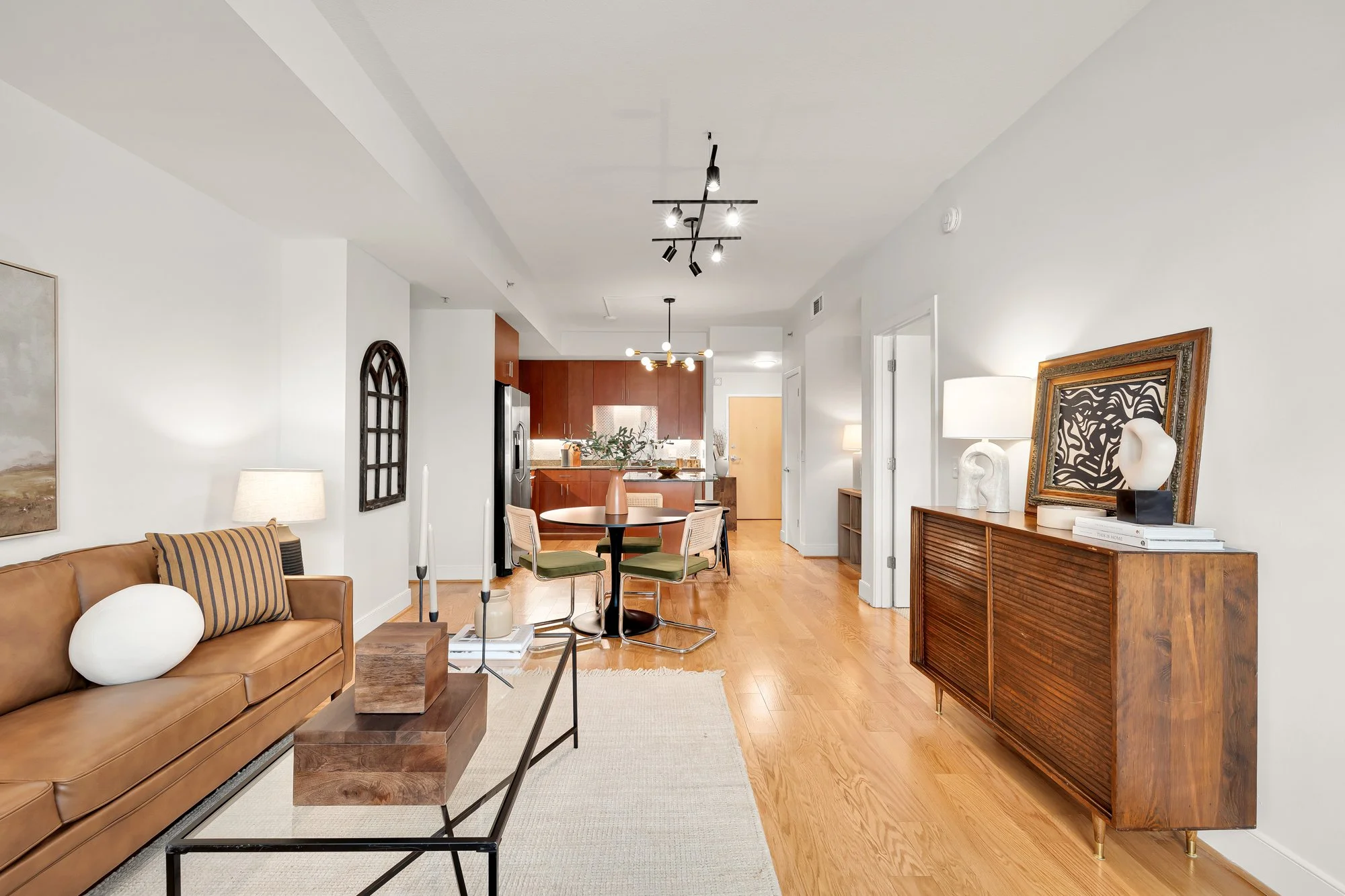 910 M St NW 208-0025.jpg