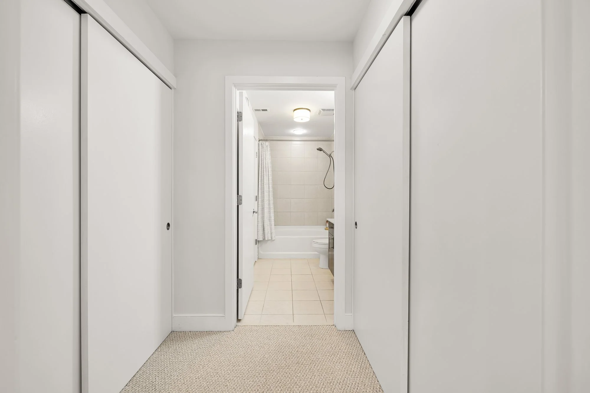 910 M St NW 208-0032.jpg
