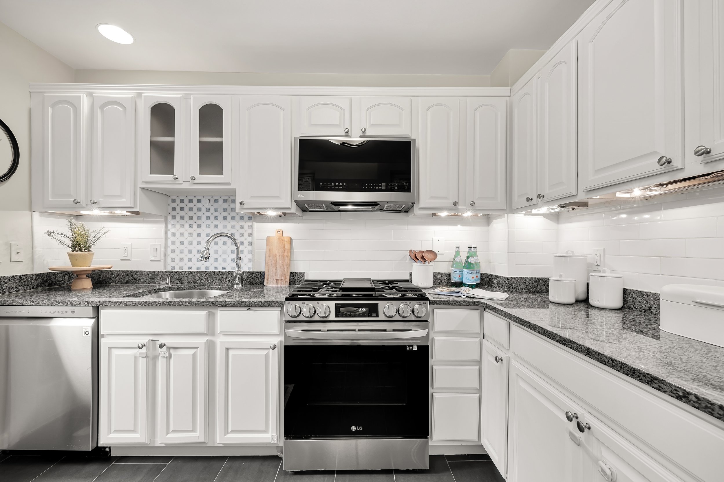 1522 10th St NW-0020.jpg