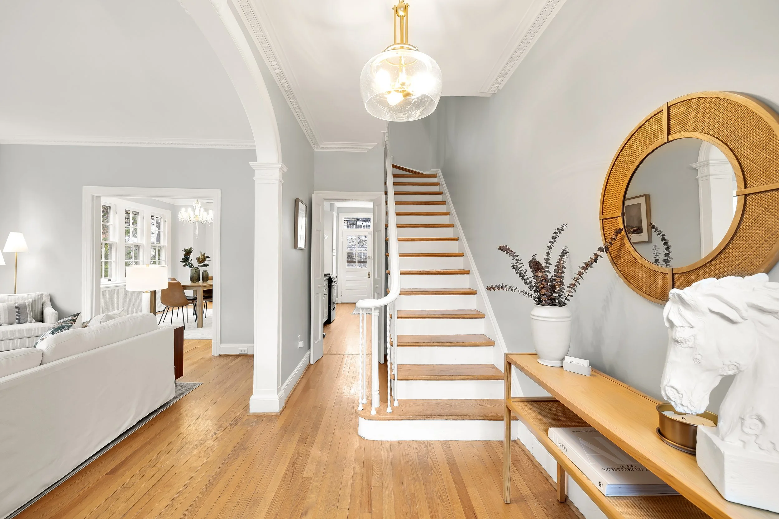 2921 Cathedral Ave NW-0009.jpg
