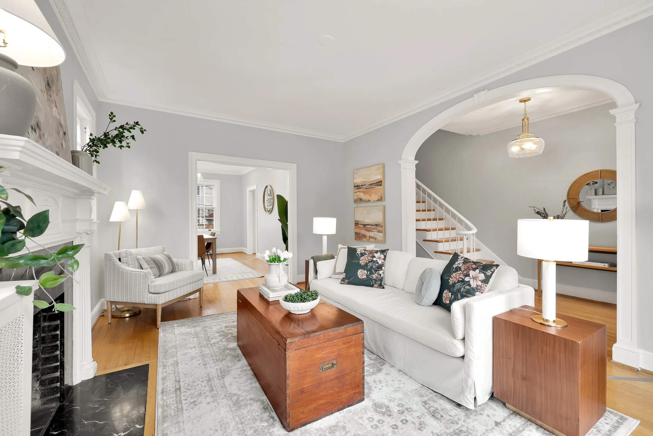 2921 Cathedral Ave NW-0014.jpg