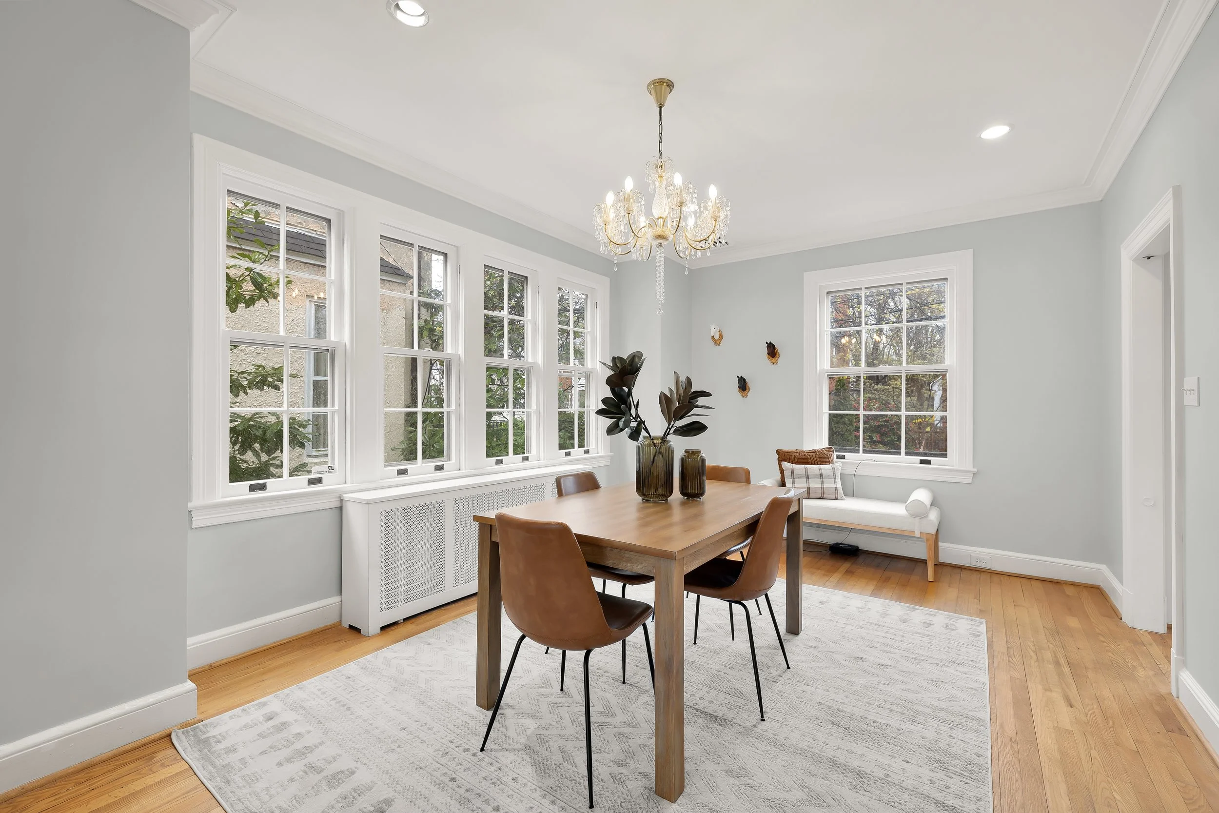 2921 Cathedral Ave NW-0018.jpg