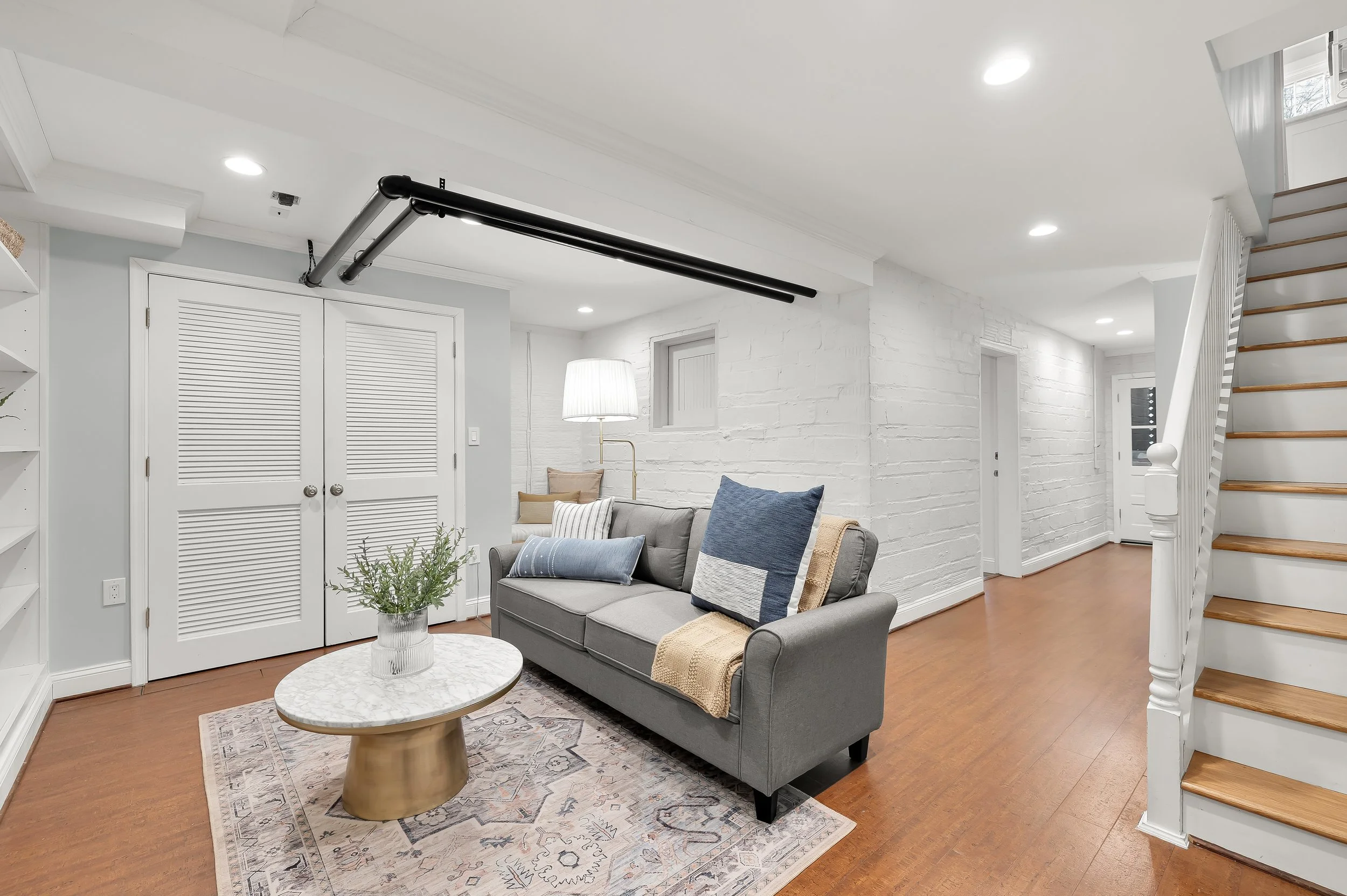2921 Cathedral Ave NW-0048.jpg