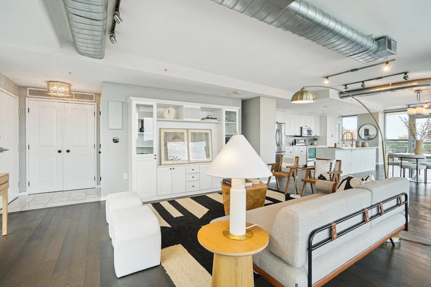 3409 Wilson Boulevard-large-012-014-002 1-1500x1000-72dpi.jpg