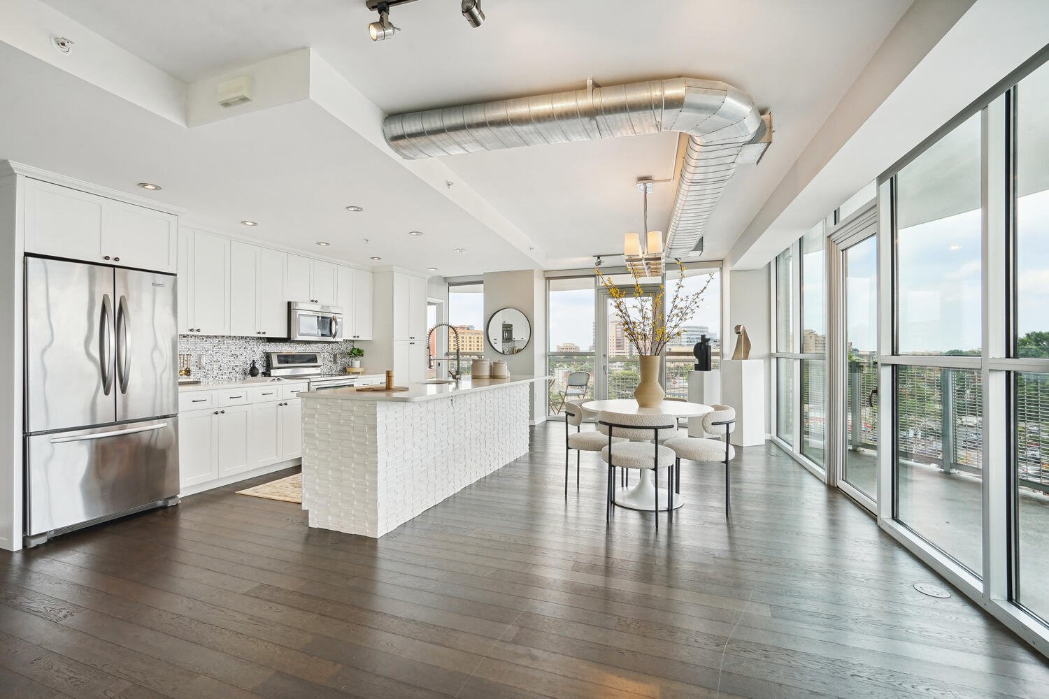 3409 Wilson Boulevard-large-016-018-006 1-1500x1000-72dpi.jpg