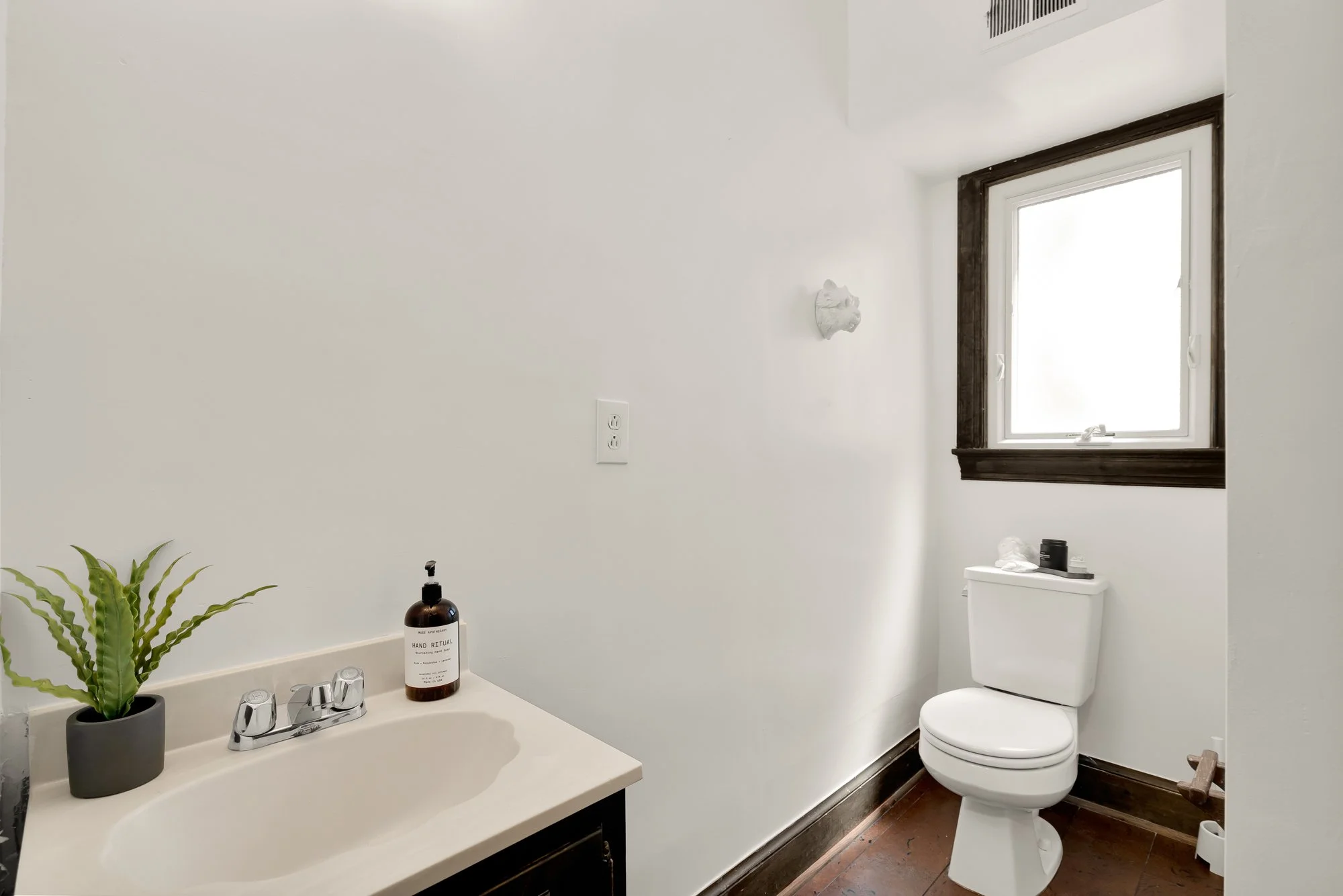 516 9th St SE-0011.jpg