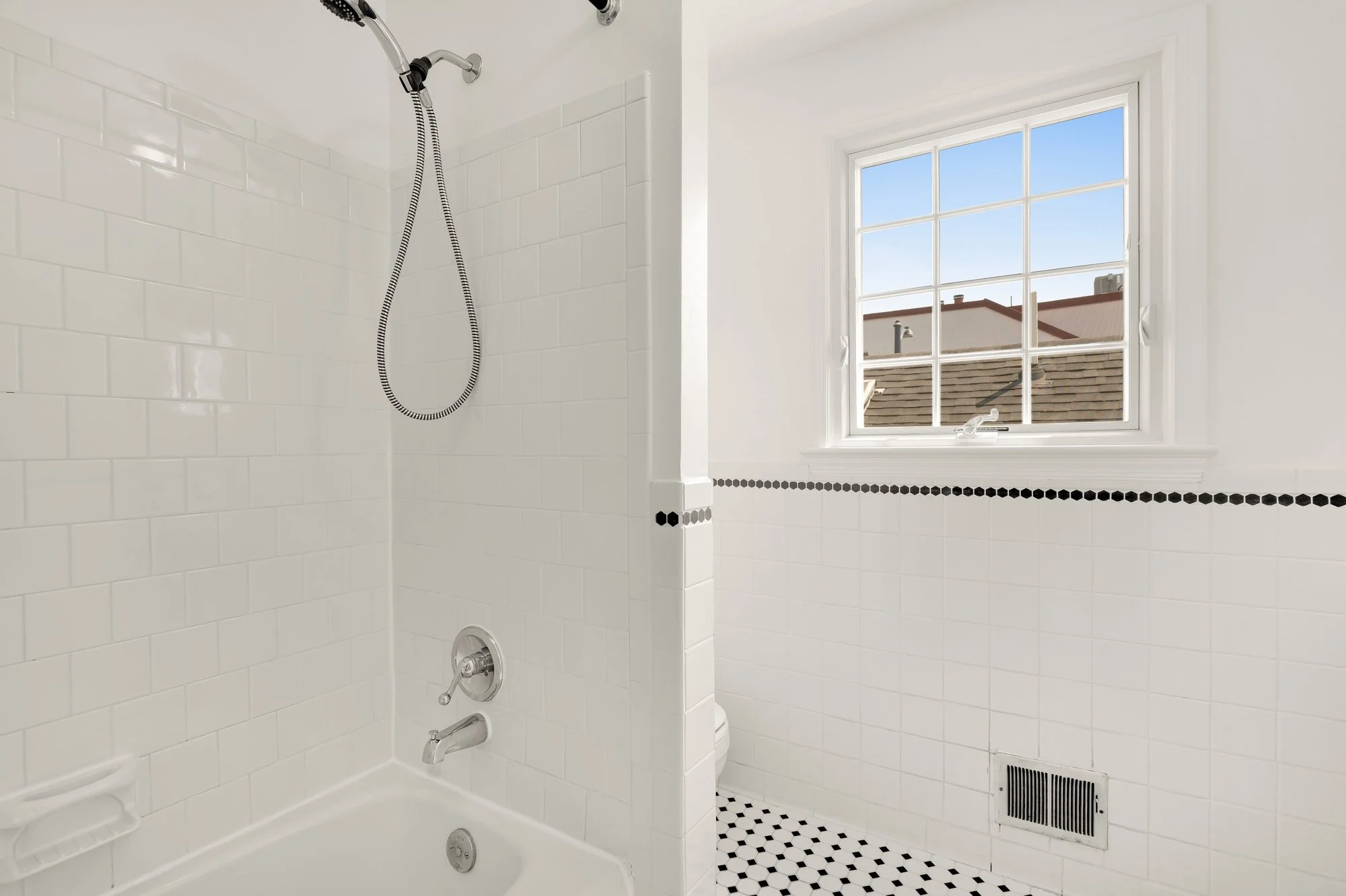 516 9th St SE-0021.jpg