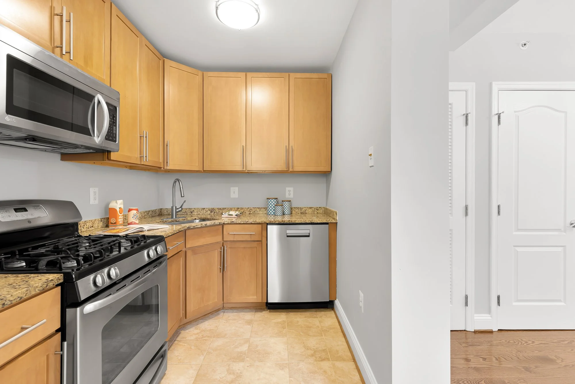 5611 5th St NW L2-0018.jpg