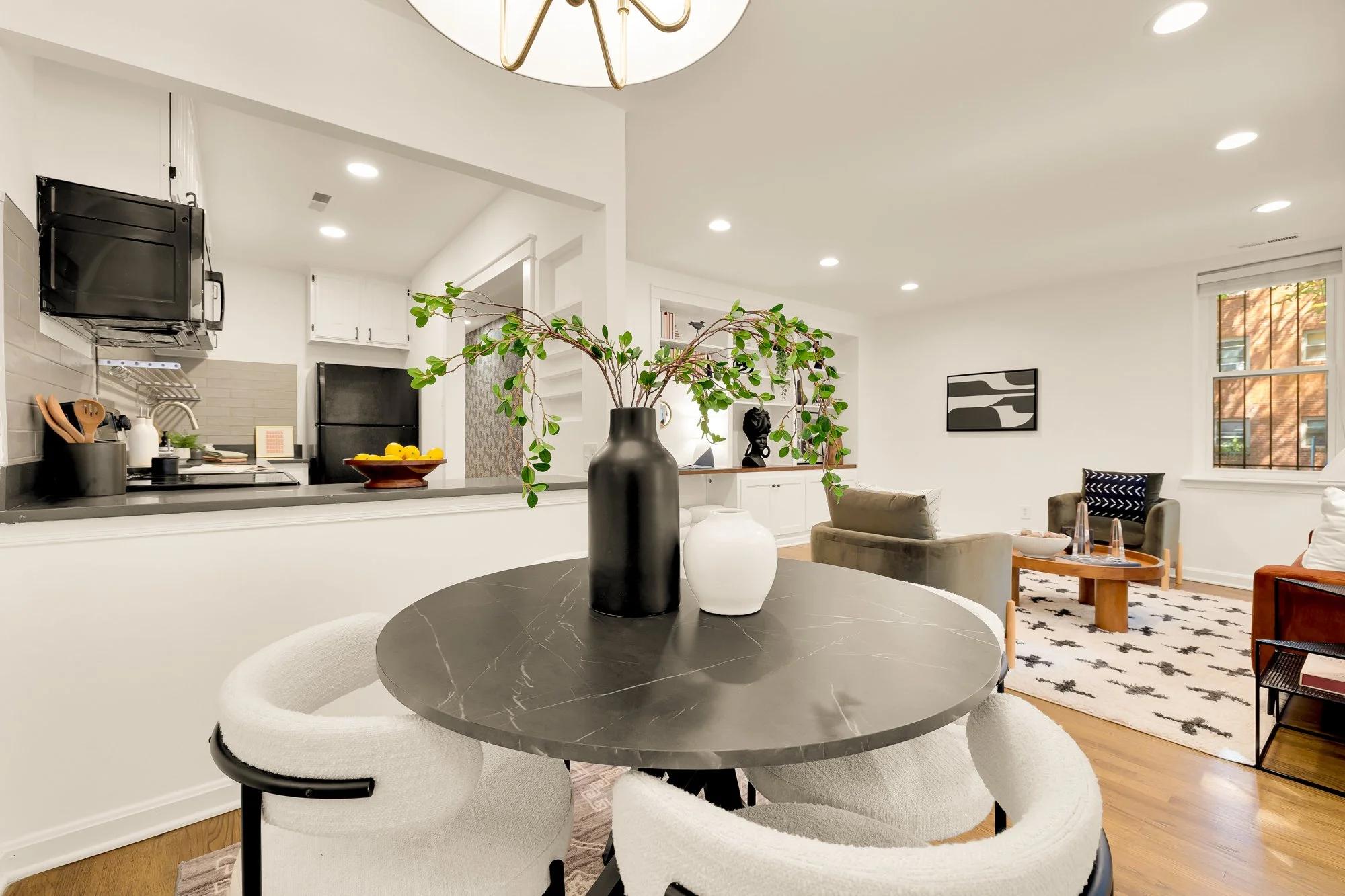 1651 Lamont St NW 1E-0013.jpg