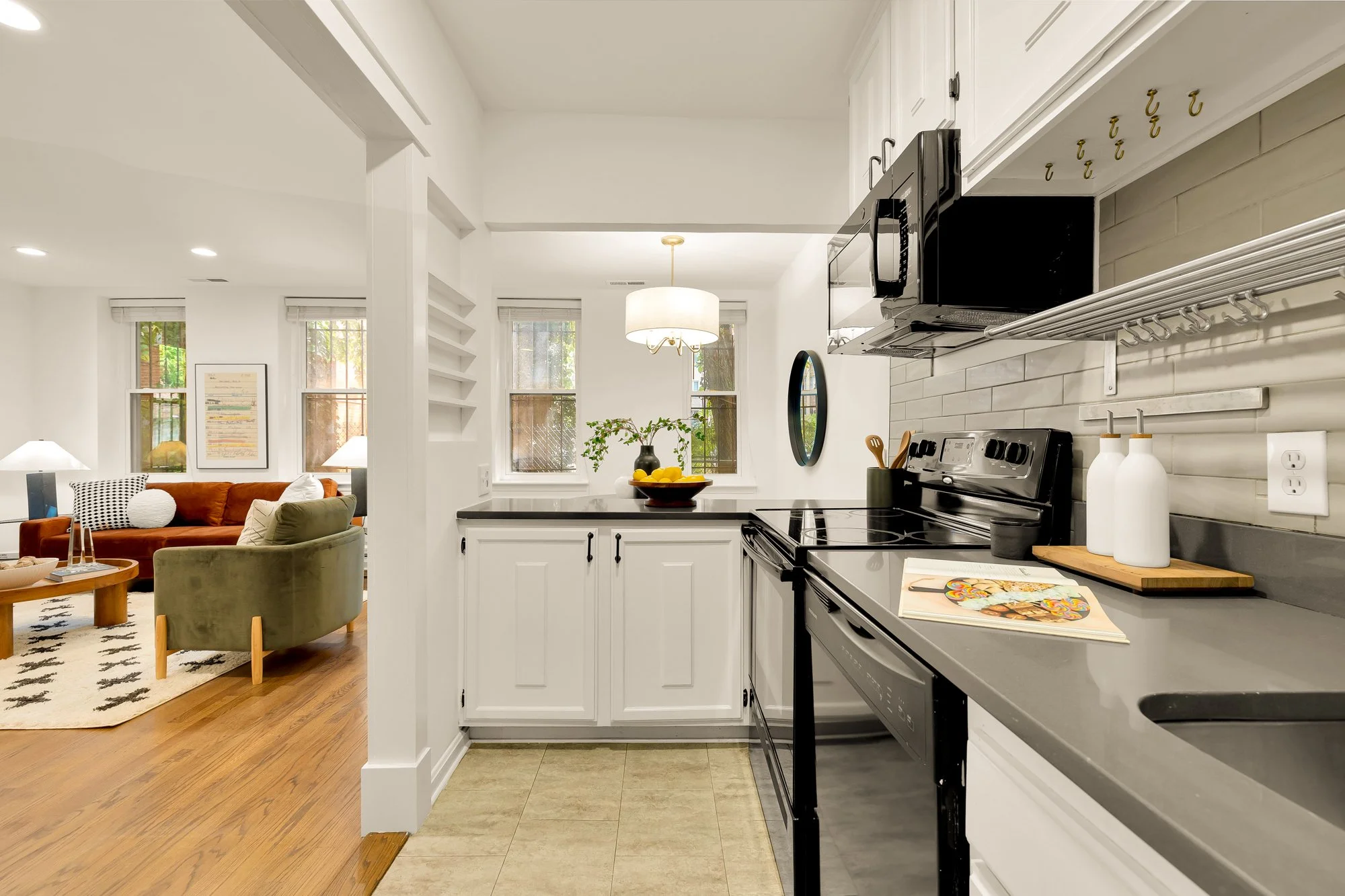 1651 Lamont St NW 1E-0016.jpg