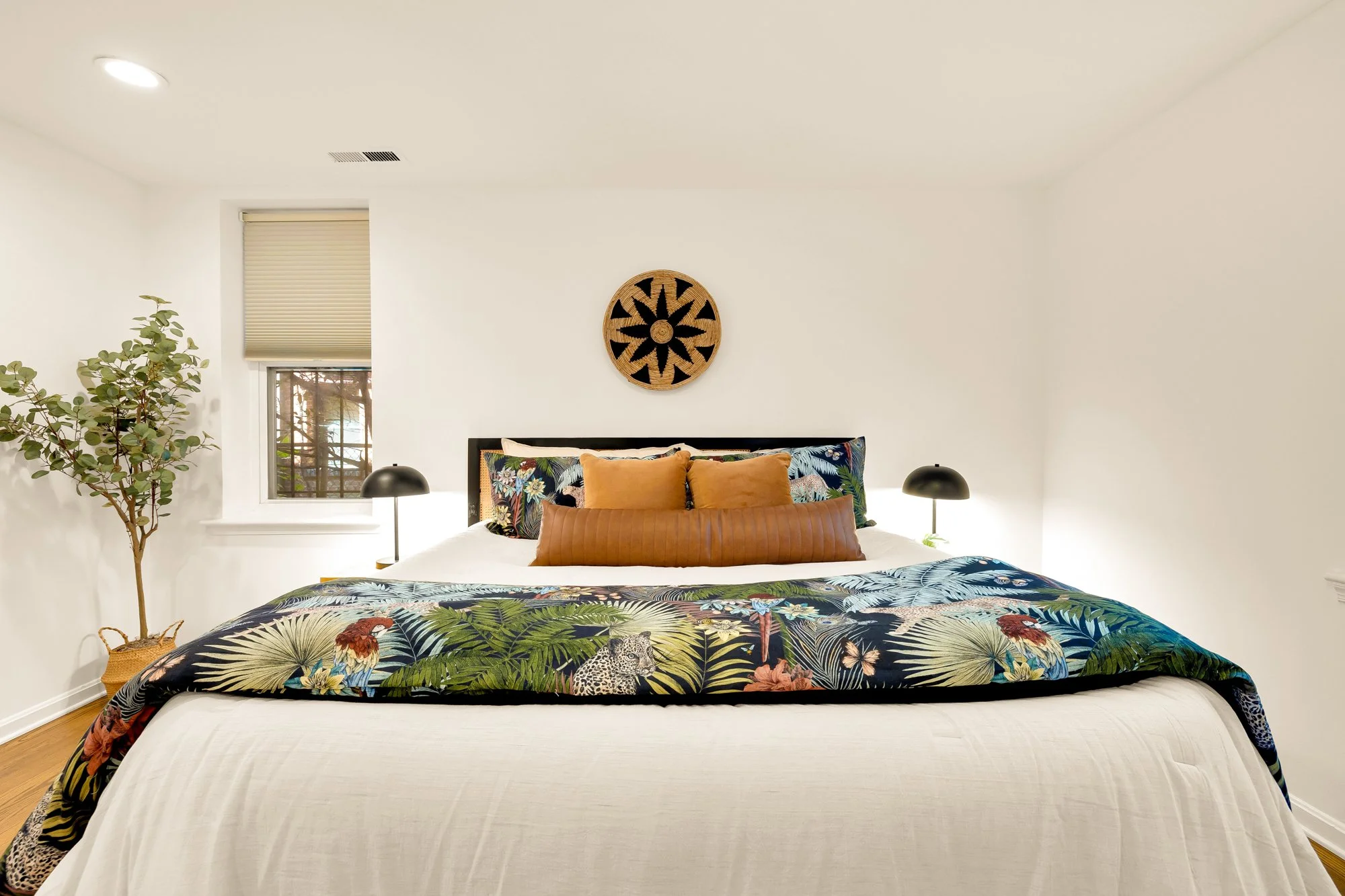 1651 Lamont St NW 1E-0018.jpg