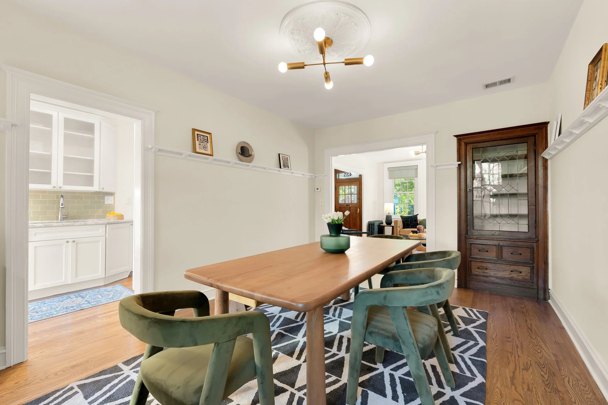 425 6th St NE Reshoot-0010.jpg