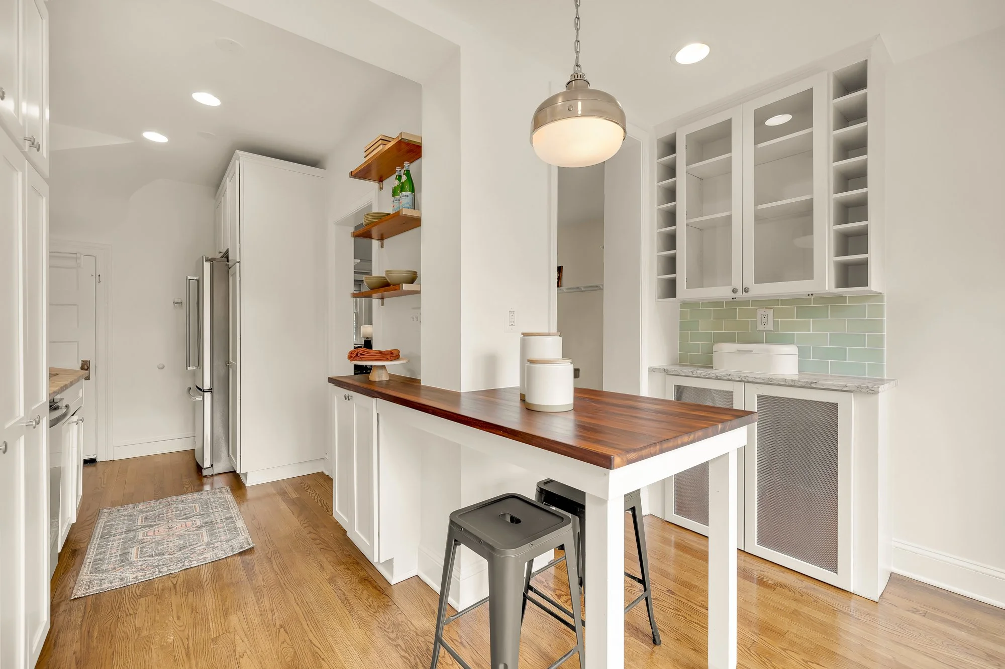 425 6th St NE-0024.jpg