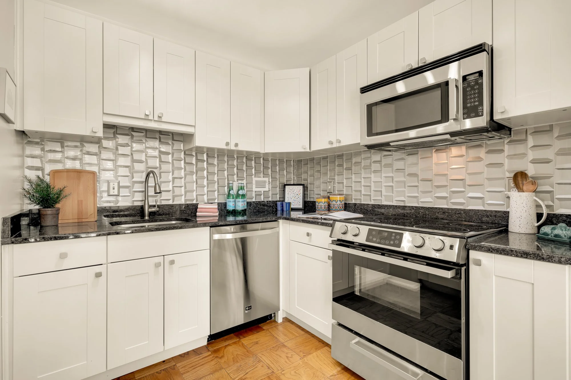 298 N St SW-0008.jpg