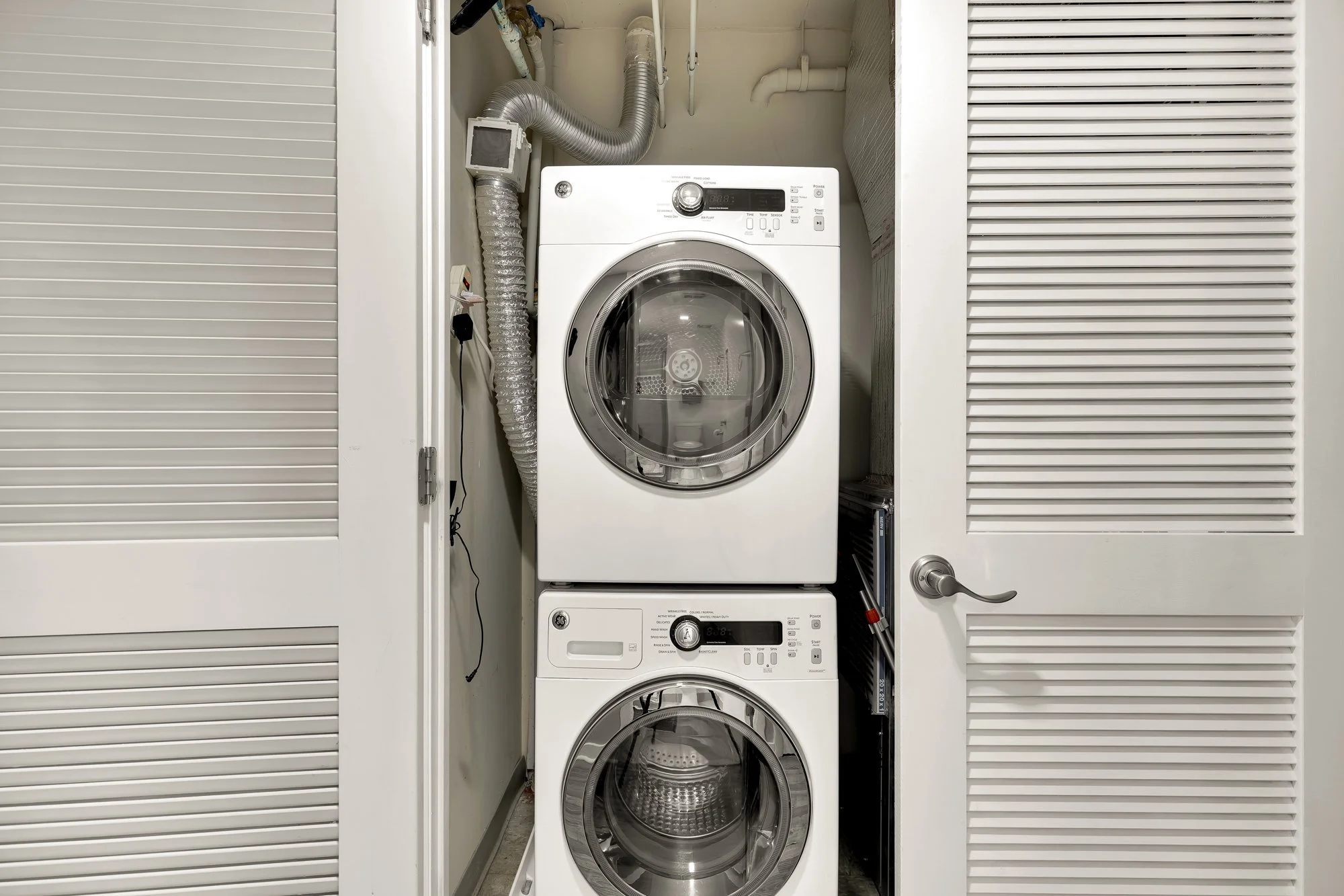 1150 K St NW 202-0022.jpg