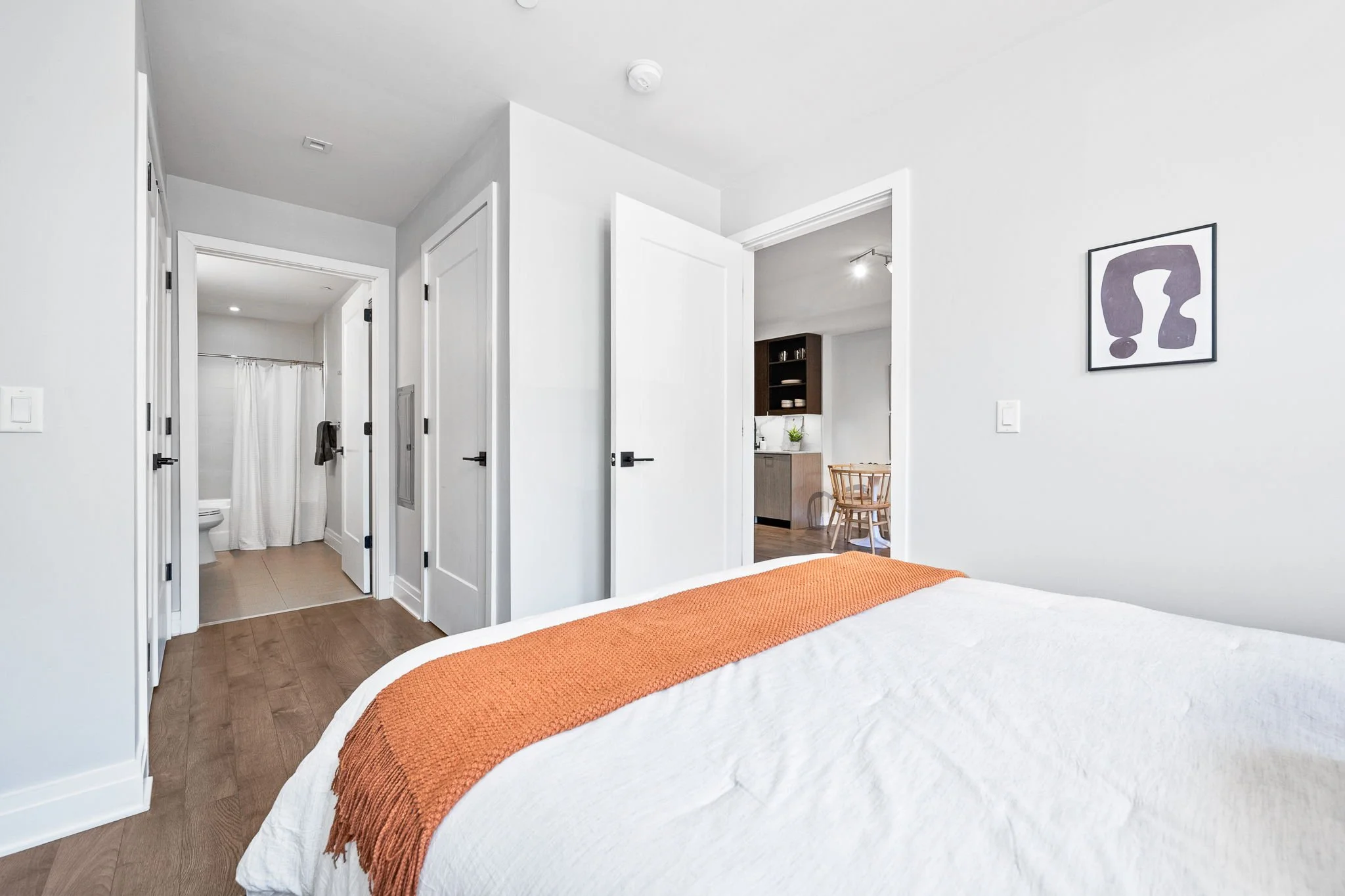 10-web-or-mls-900 11th St SE g07-Washington, DC 20003-10.jpg