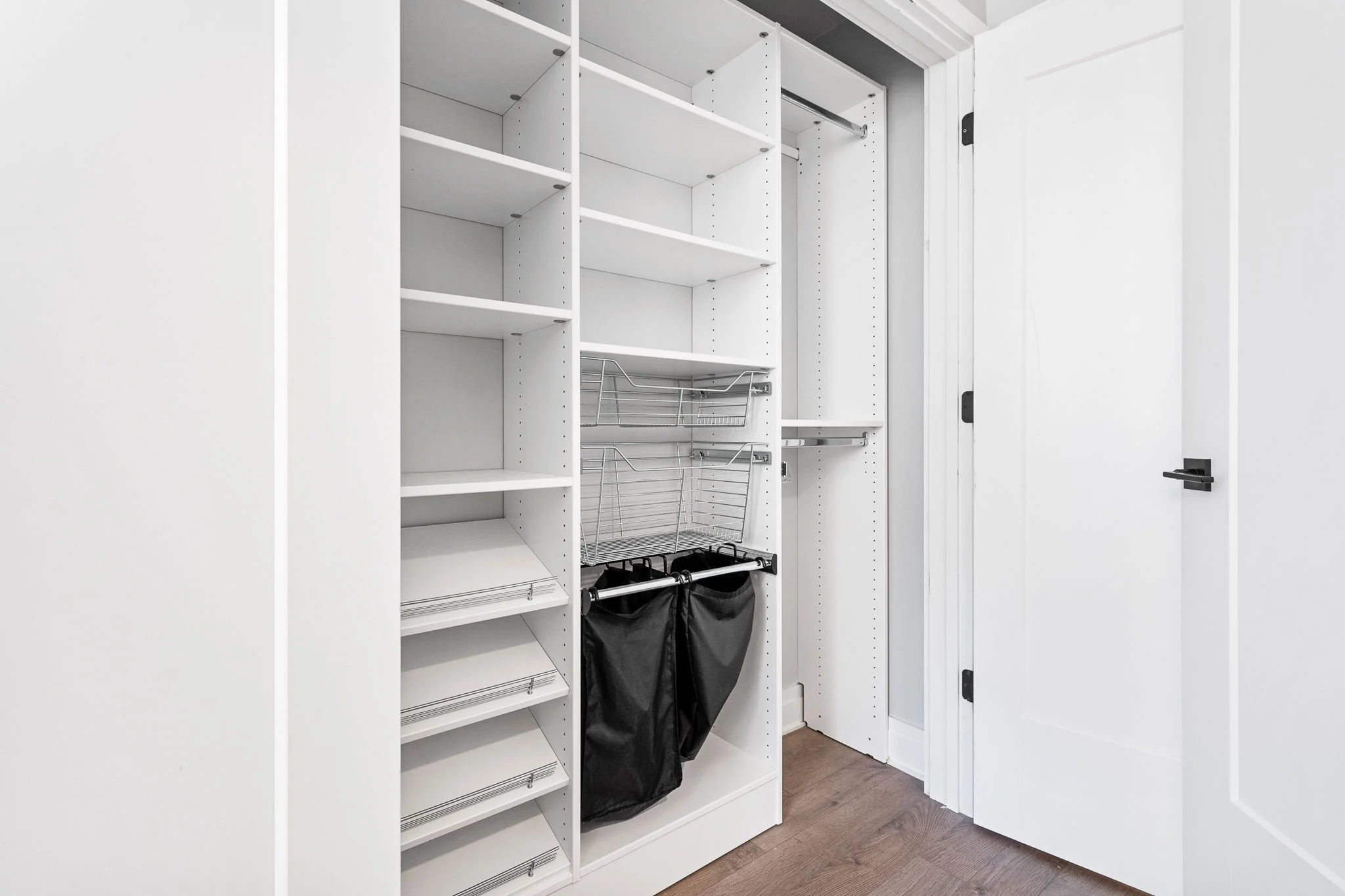 12-web-or-mls-900 11th St SE g07-Washington, DC 20003-12.jpg