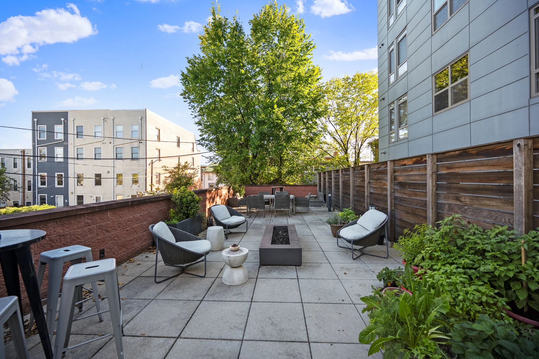 19-web-or-mls-900 11th St SE g07-Washington, DC 20003-19.jpg