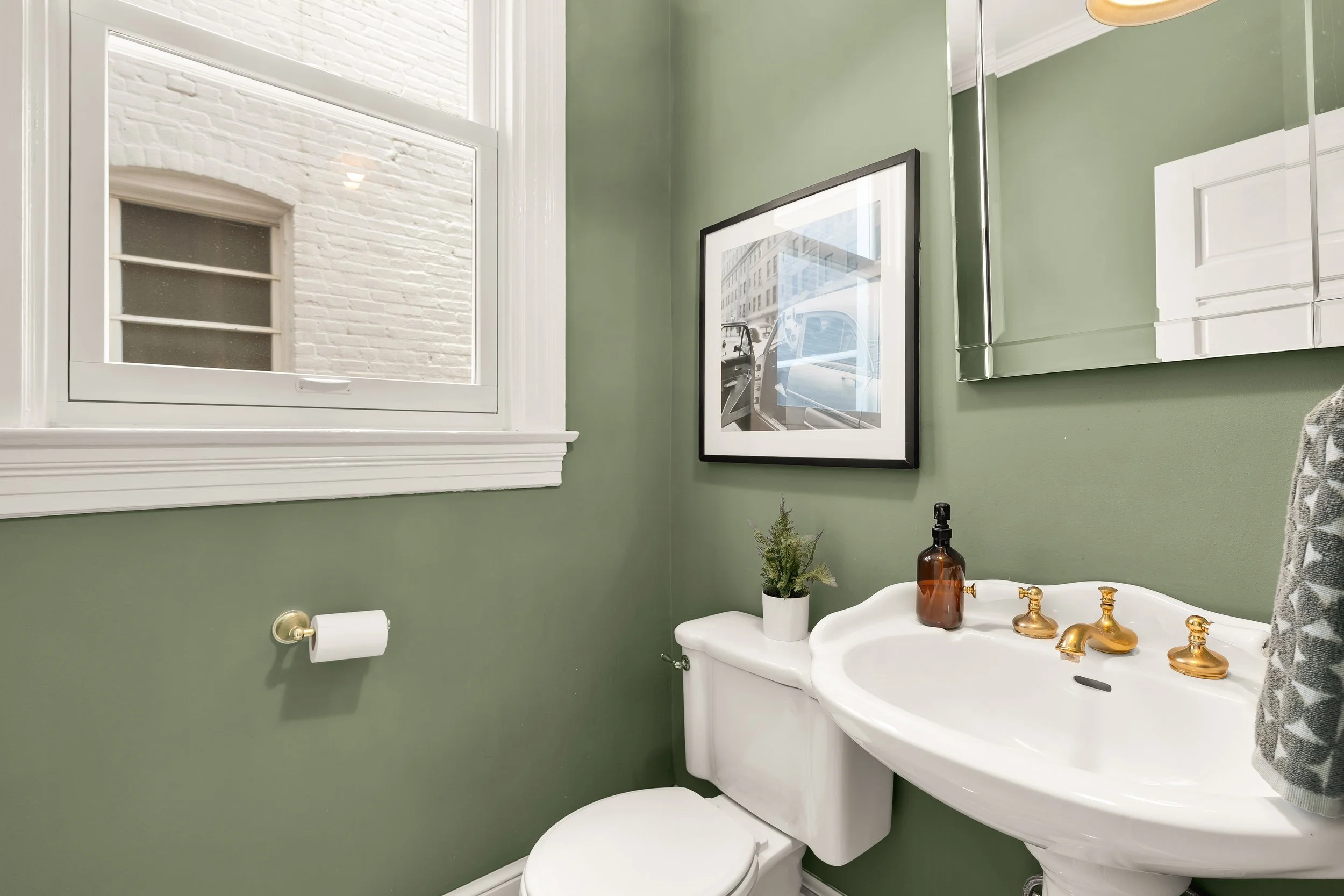 61 W St NW-0016.jpg