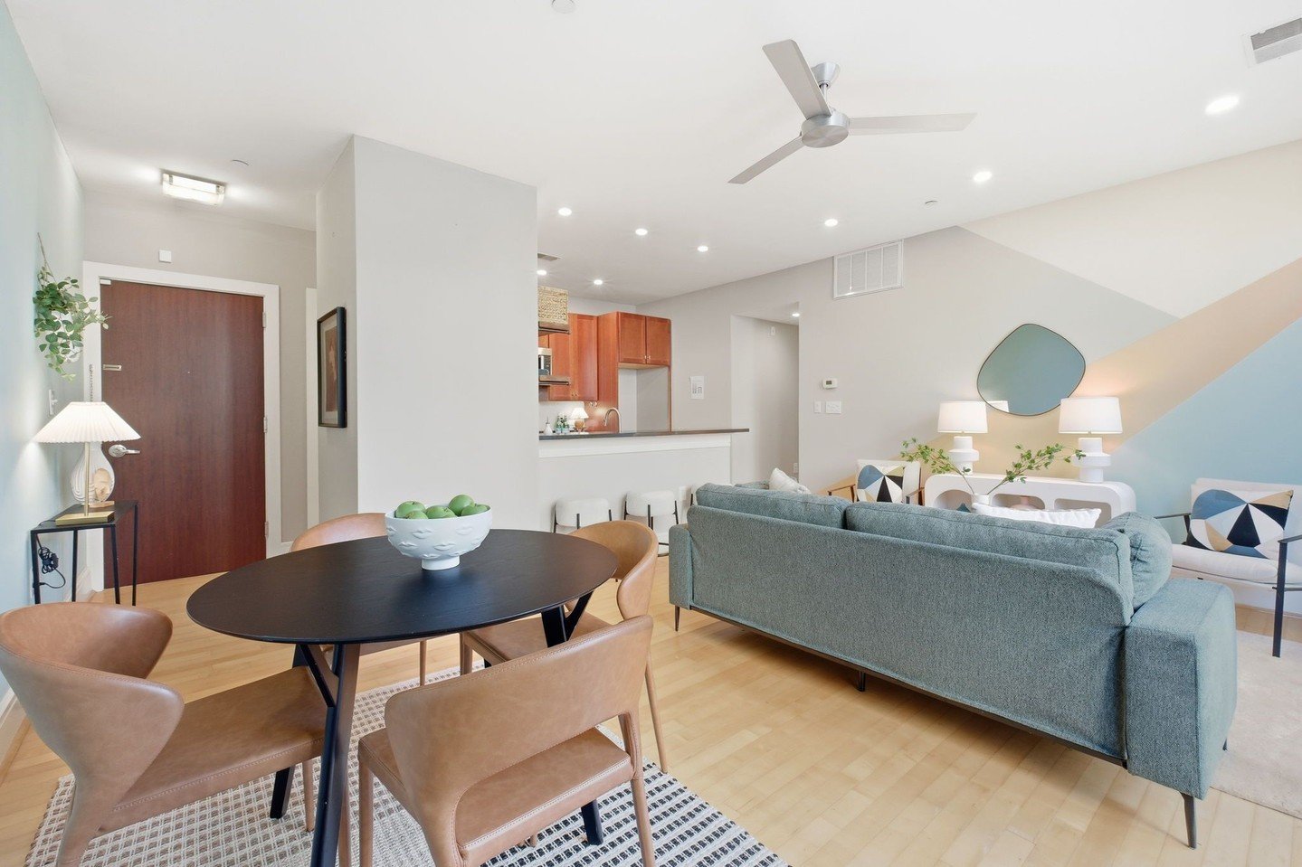 Sometimes I show up and have to be the one with all the personality. Whether you like it or not... 

This unit said, &ldquo;Don&rsquo;t worry babe, I&rsquo;ve got that covered.&rdquo;

The owners&rsquo; incredible paint choices set the vibe, and inst