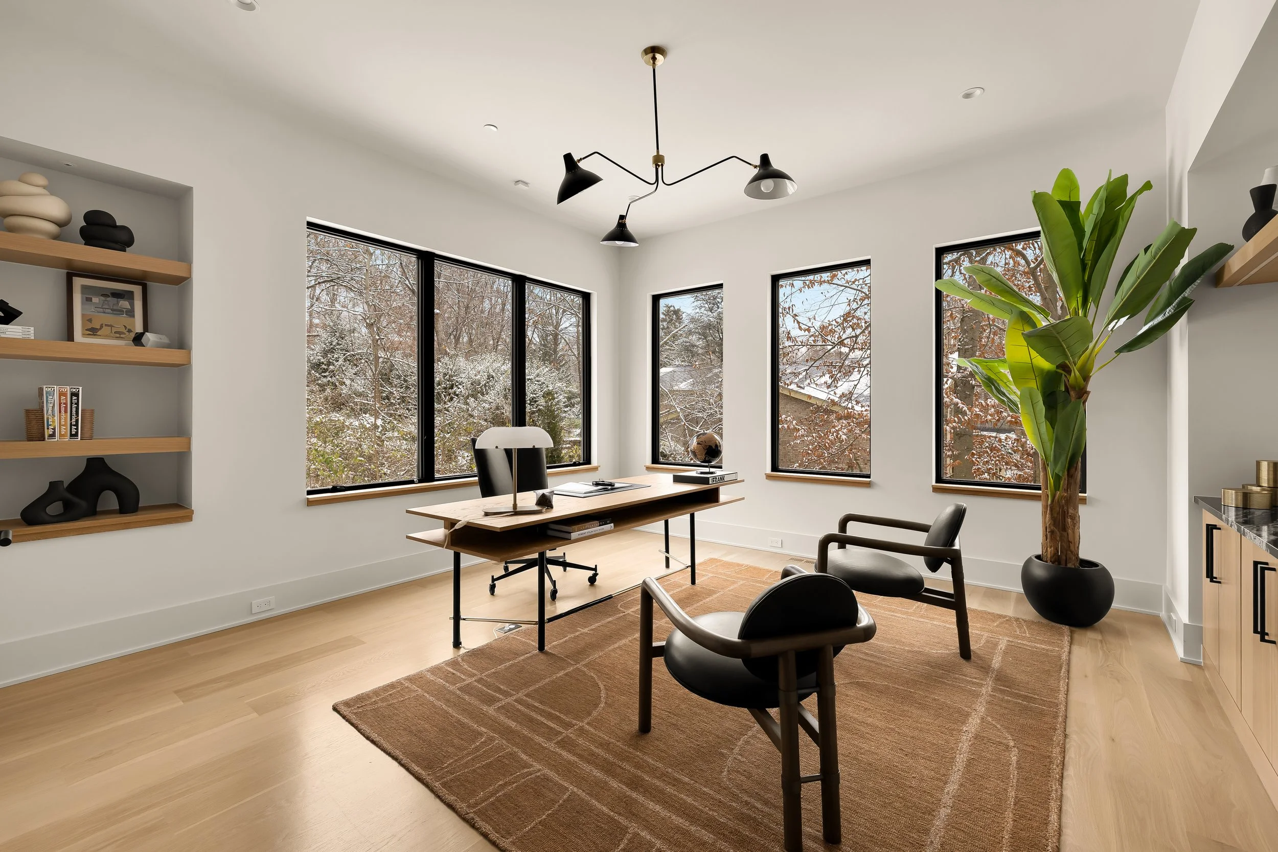 6916 Carmichael Ave Staged-0009.jpg