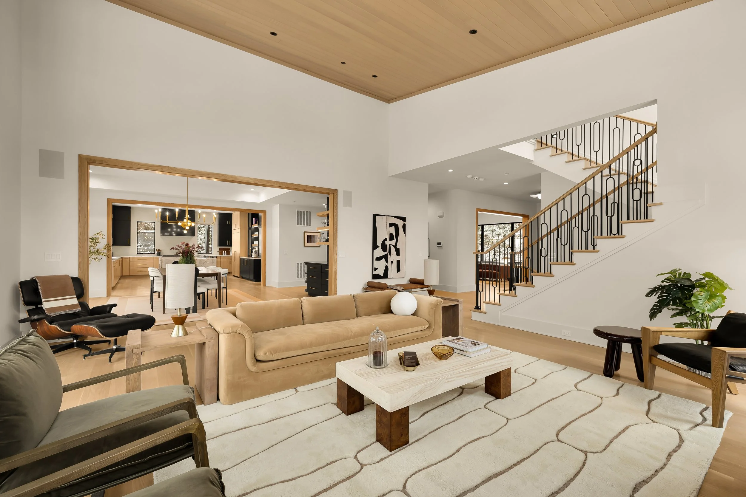 6916 Carmichael Ave Staged-0025.jpg