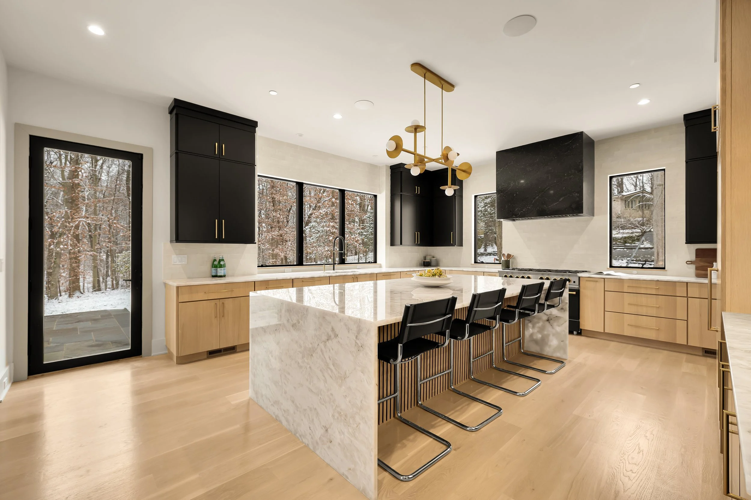6916 Carmichael Ave Staged-0037.jpg