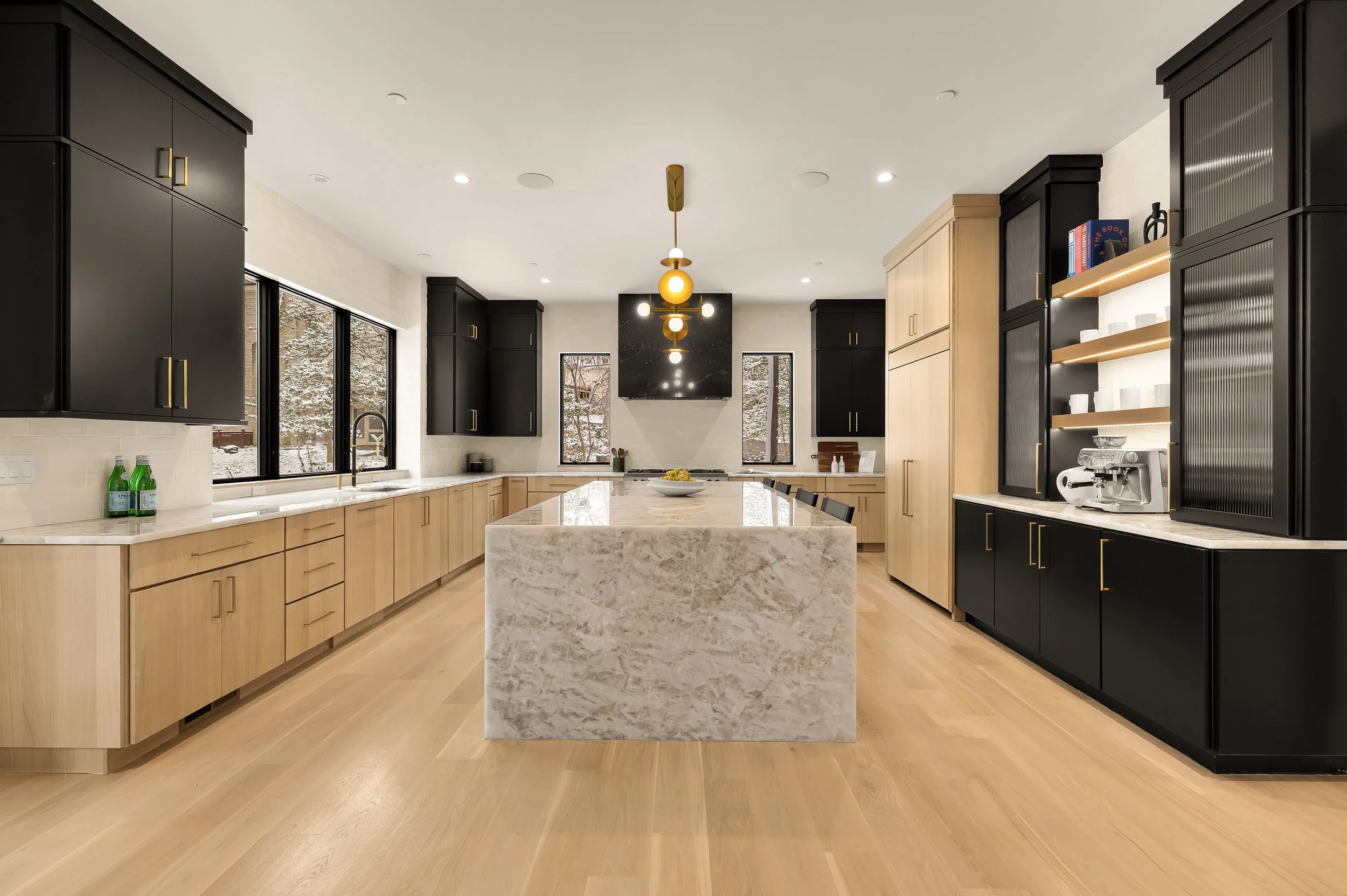 6916 Carmichael Ave Staged-0035.jpg
