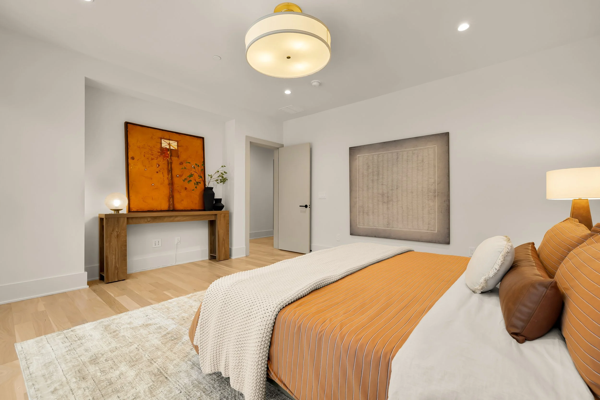 6916 Carmichael Ave Staged-0064.jpg