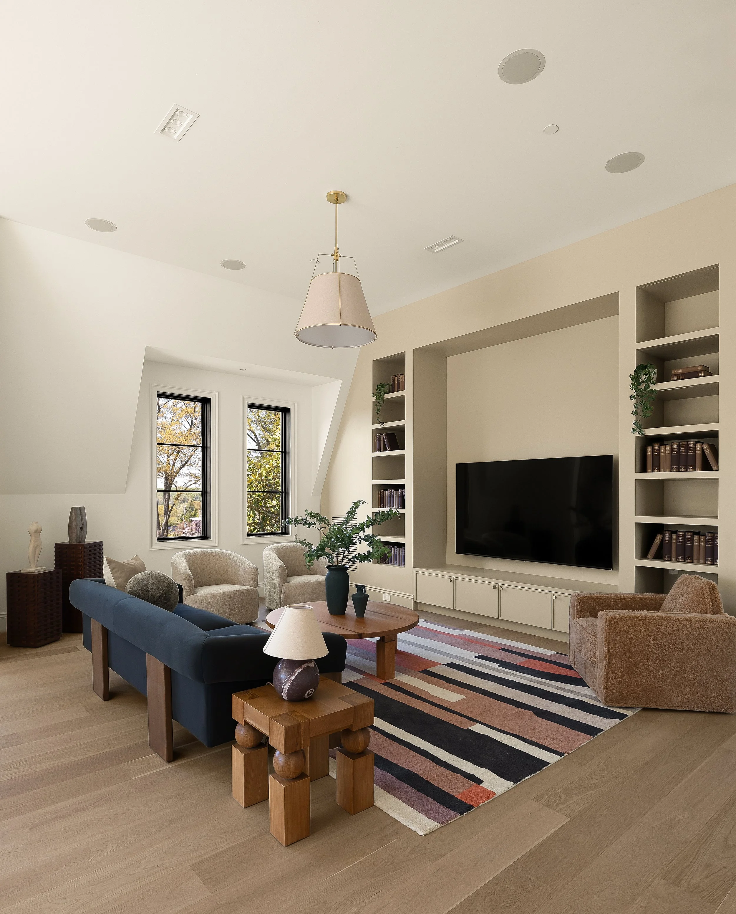 5122 Cathedral: A Moody, Cinematic Luxury Home in Washington, DC (The Sky Lounge) 
