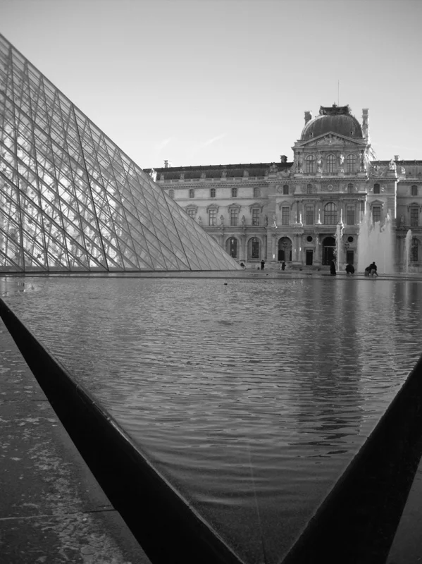 louvre.jpg