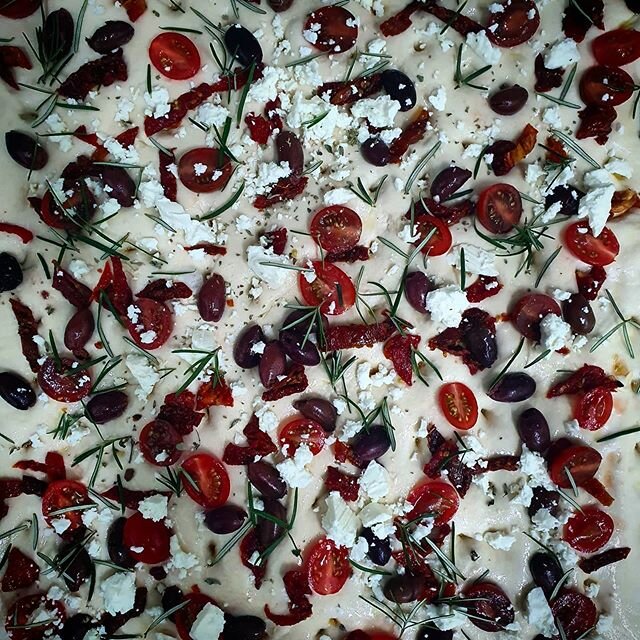 Sunday Sourdough focaccia!
With kalamata olives, feta, sun dried toms from @byronbayolivecompany and beautiful fresh cherry toms from @alexs_enterprise 
We are at @hotagc @yourlocalmarkets from 6am but be quick, we only made a limited amount! .
.
.
.