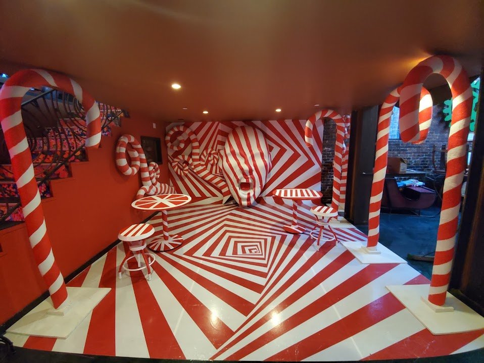 Red and White Striped Room 4.jpg