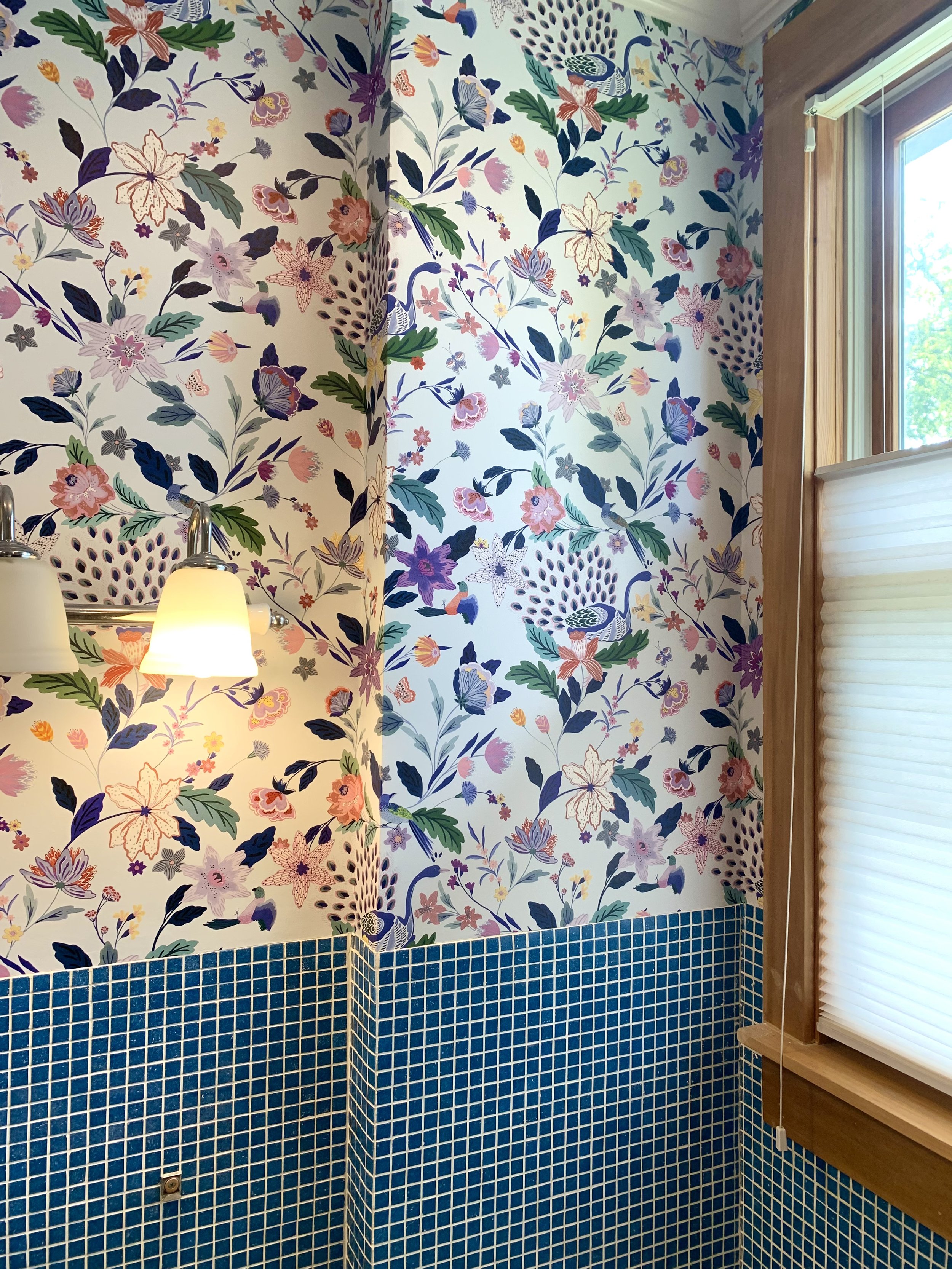 ANTHROPOLOGIE BATHROOM WALLPAPER_FLOWERY BATHROOM WALLPAPER_NASHVILLE WALLPAPER INSTALLER_07.jpg