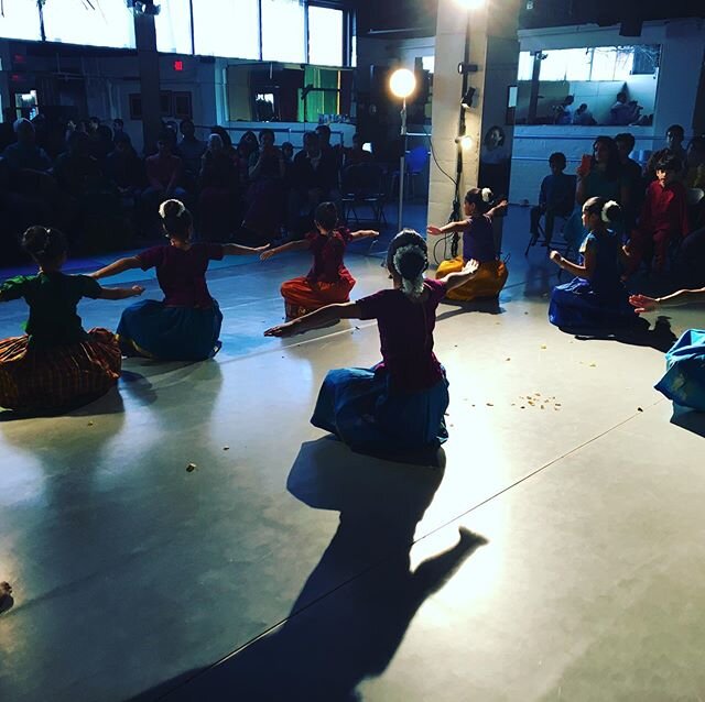 First Alarippu for beginner students! #alarippu #bharatnatyam #kidsbharatanatyam #winterdance #learningbydoing