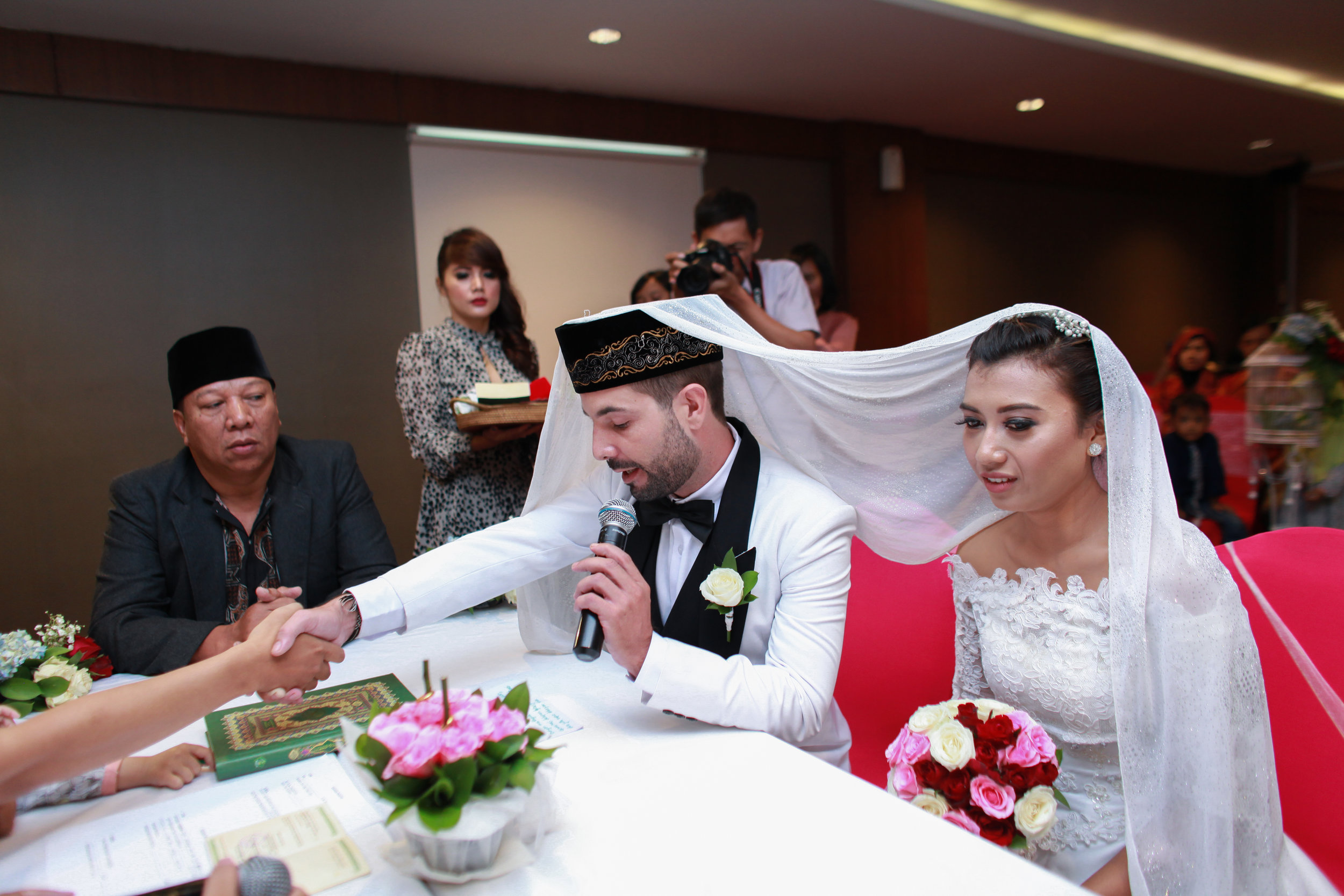 #Moslem wedding #baliweddingbutler #ijabqobul #akadnikah #weddingbali 1.8.jpg